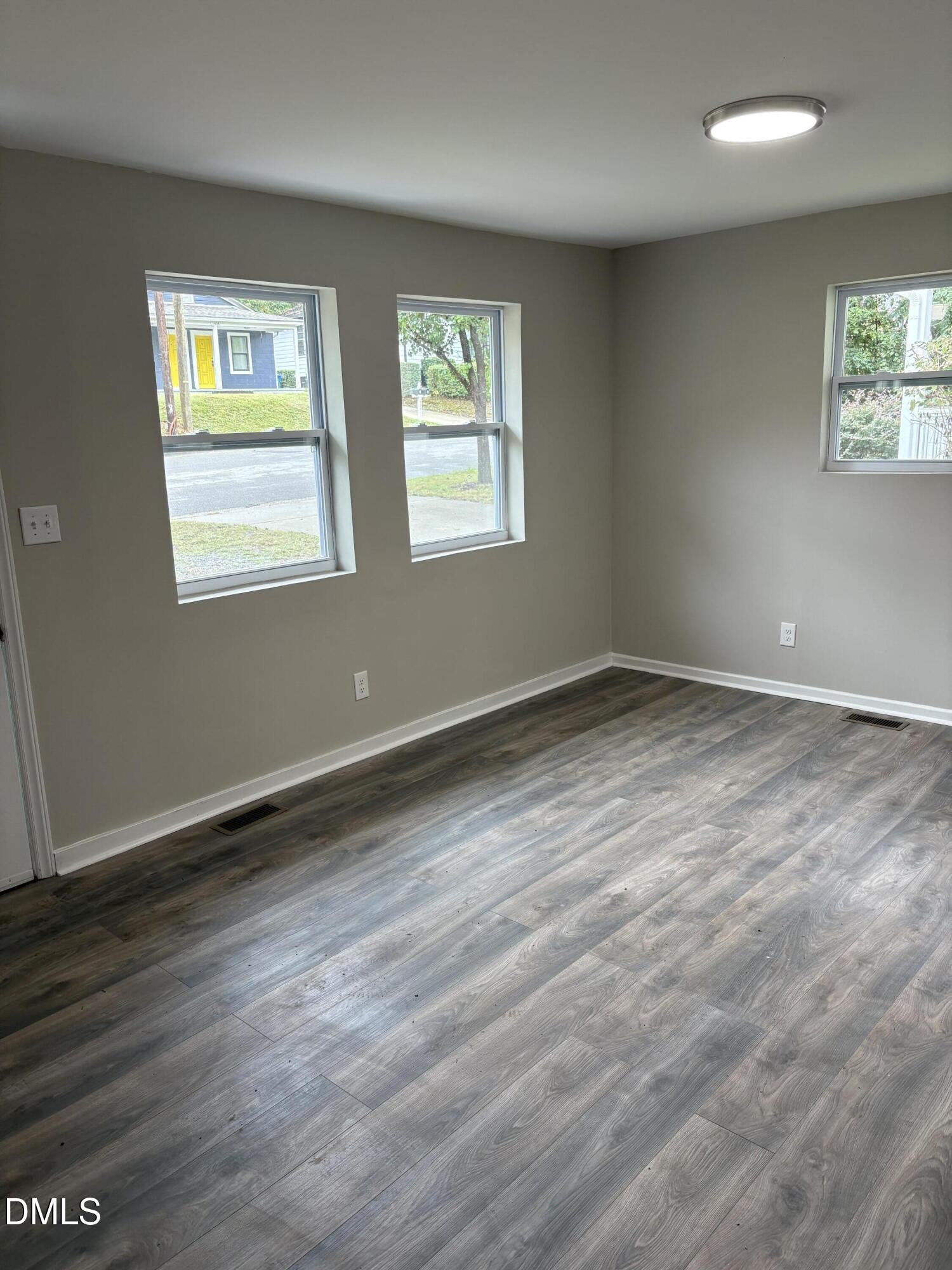 1405 N Hyde Park Avenue Property Photo 12