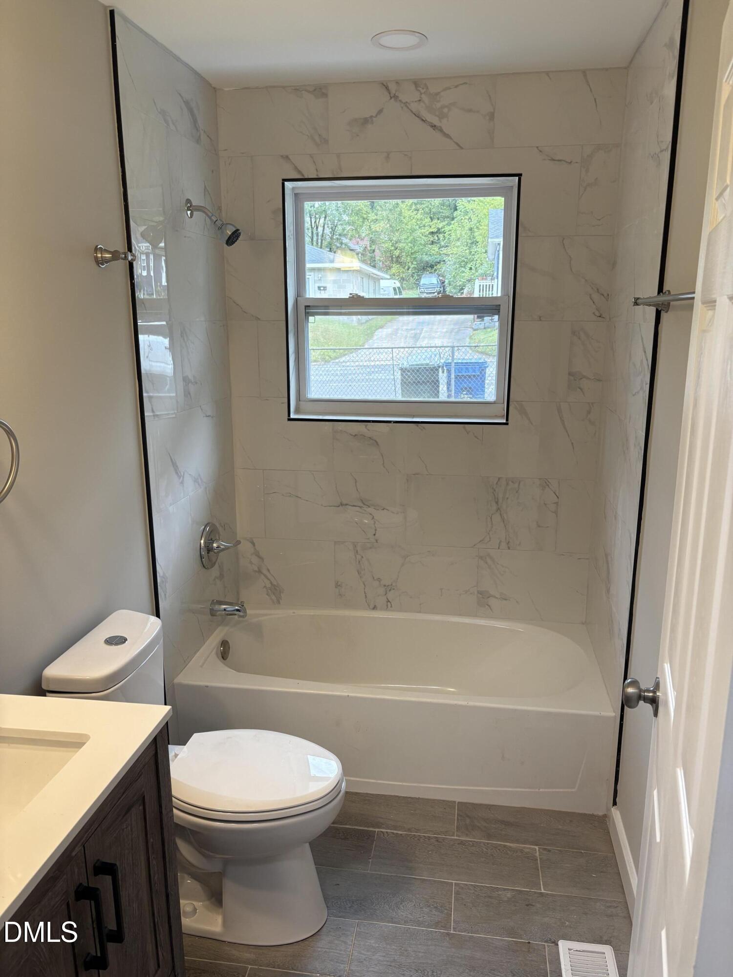 1405 N Hyde Park Avenue Property Photo 13