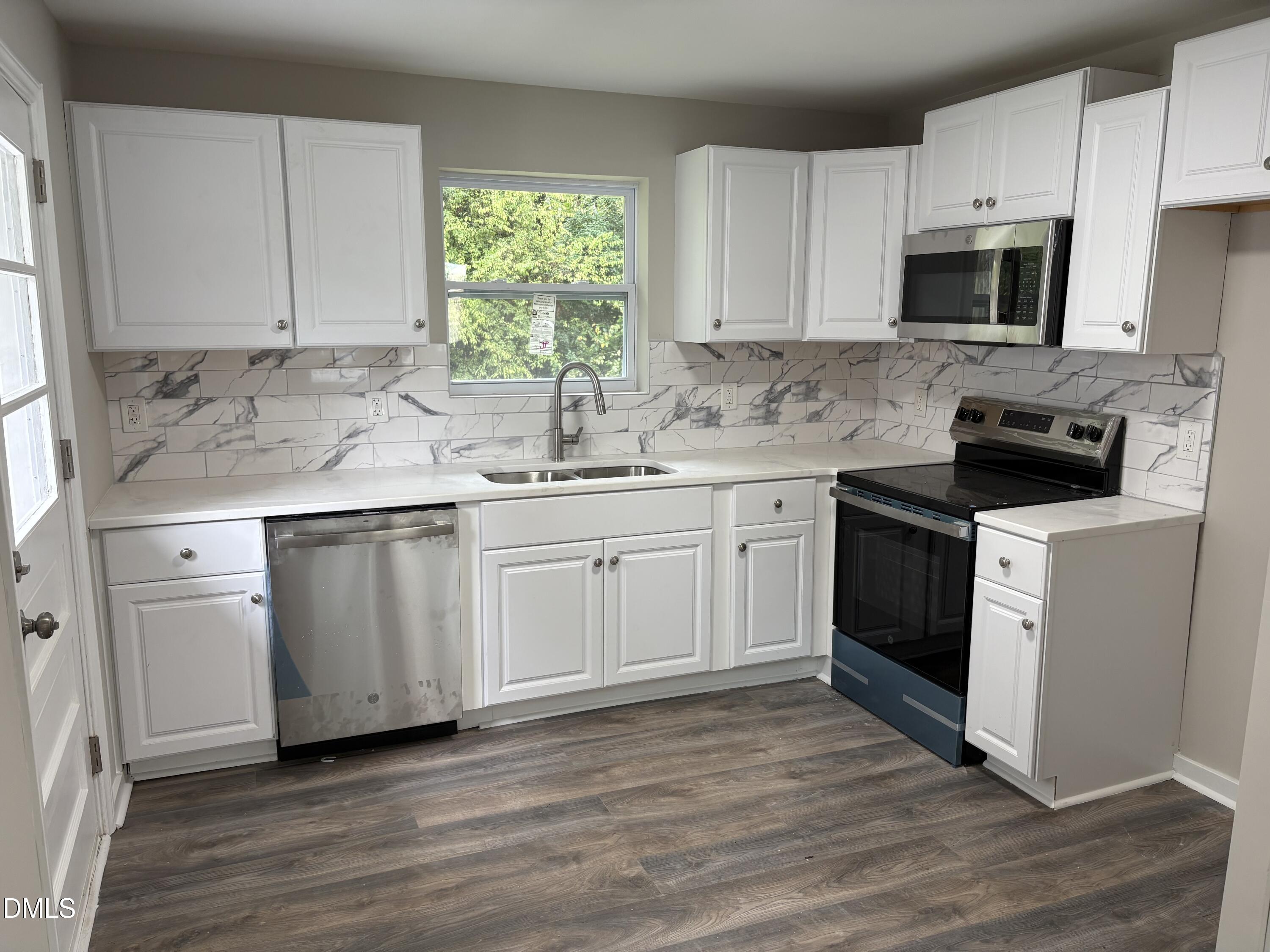1405 N Hyde Park Avenue Property Photo 18