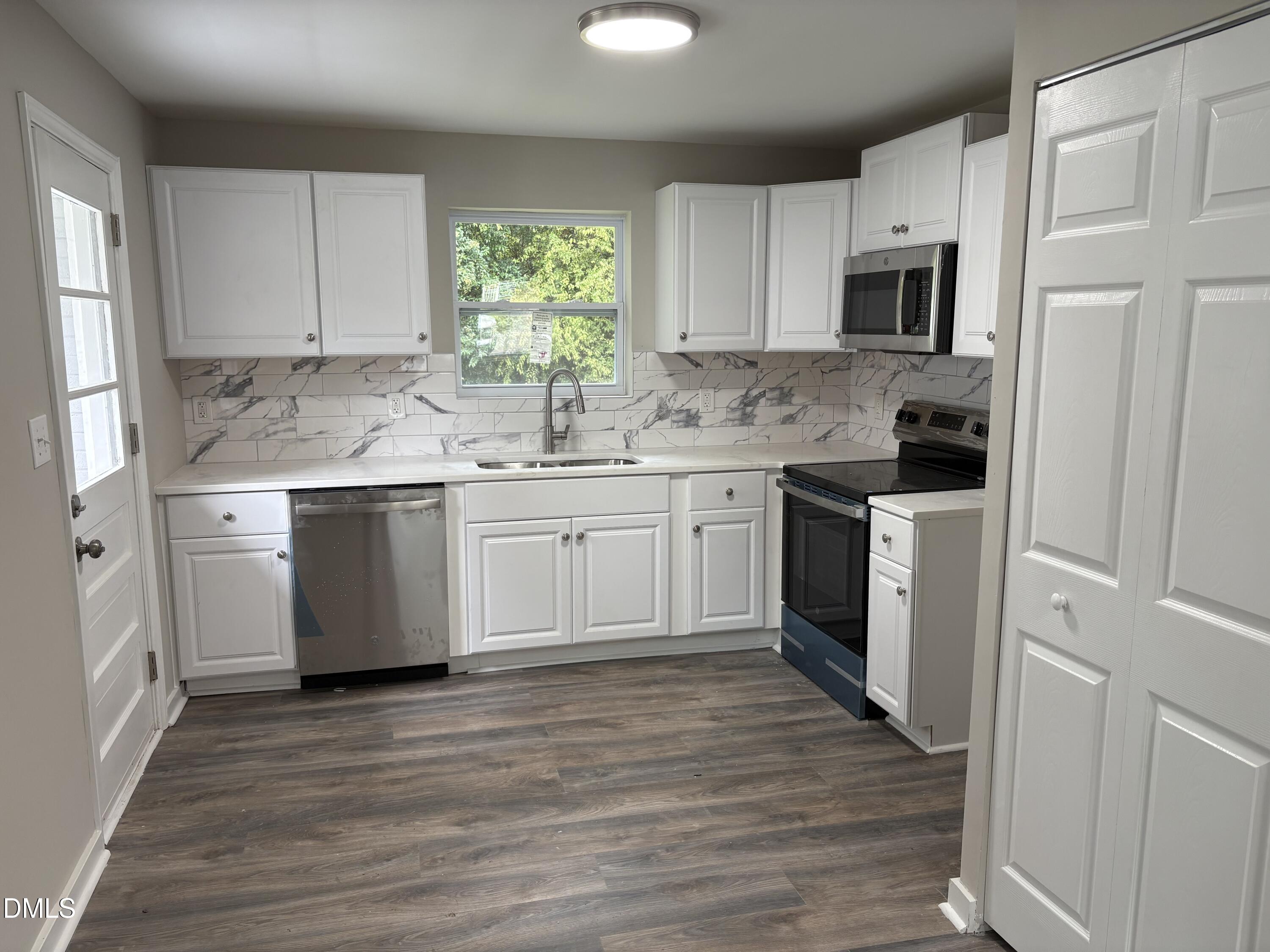 1405 N Hyde Park Avenue Property Photo 19