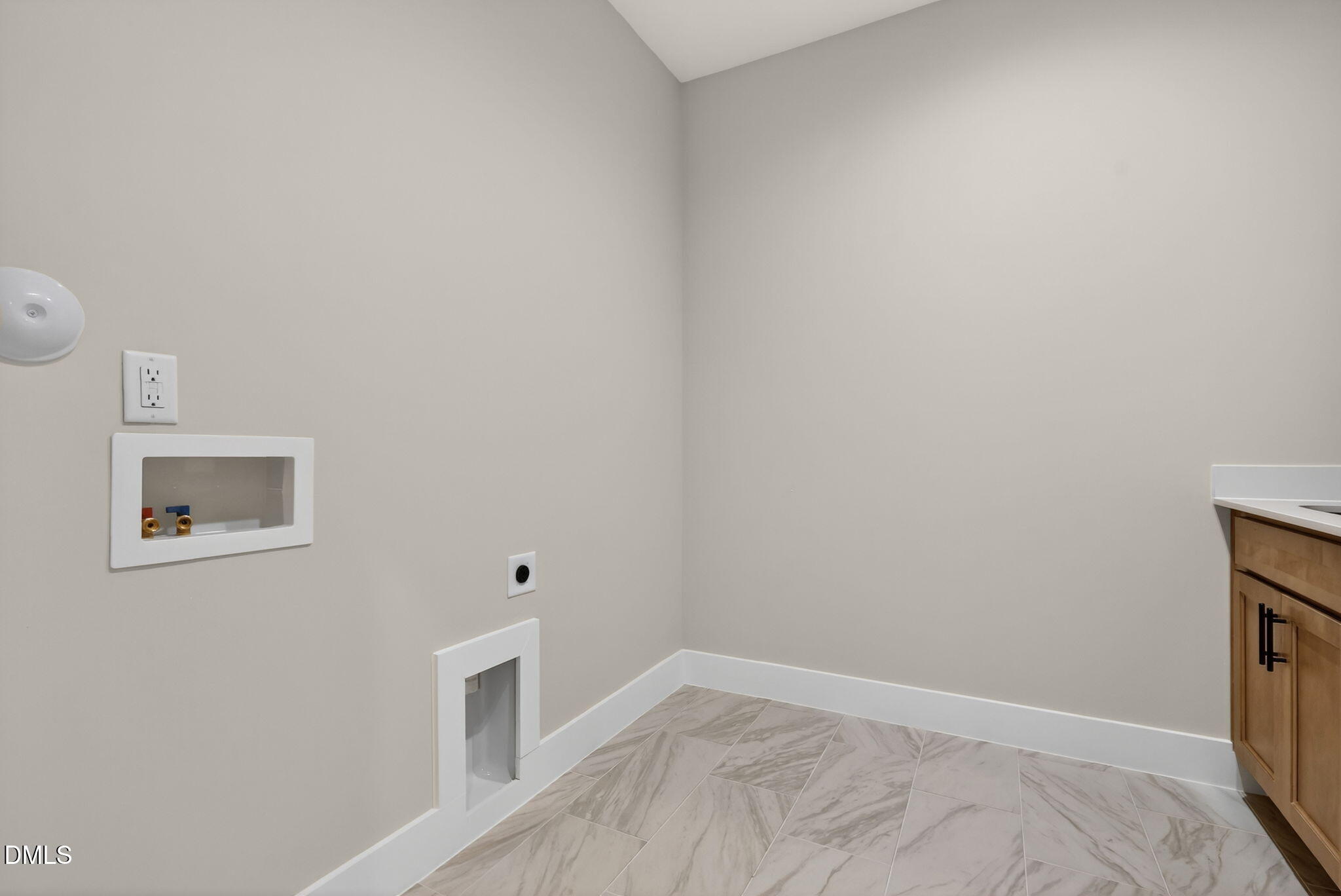 194 Isabelle Valley Drive Property Photo 37
