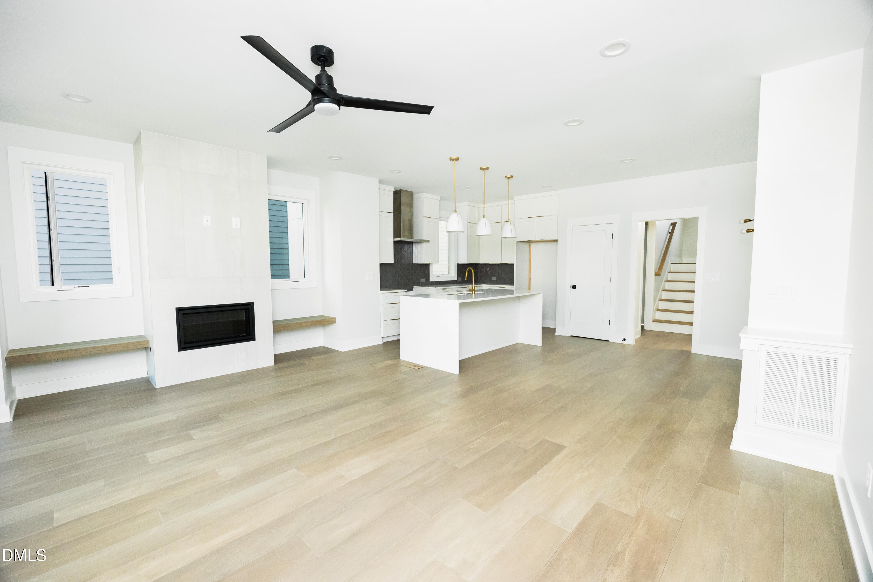 209 Woodsborough Place Property Photo 9