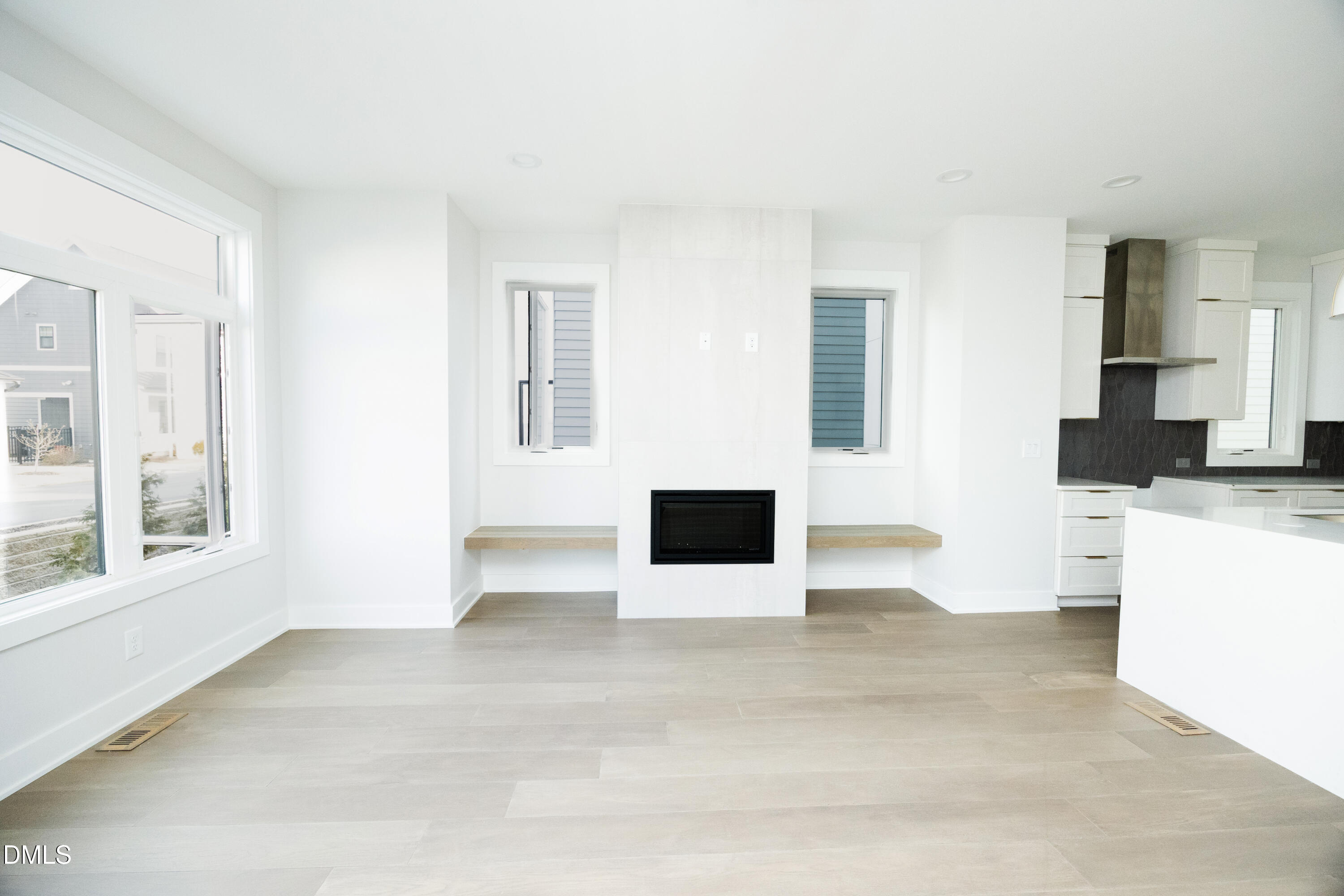 209 Woodsborough Place Property Photo 10
