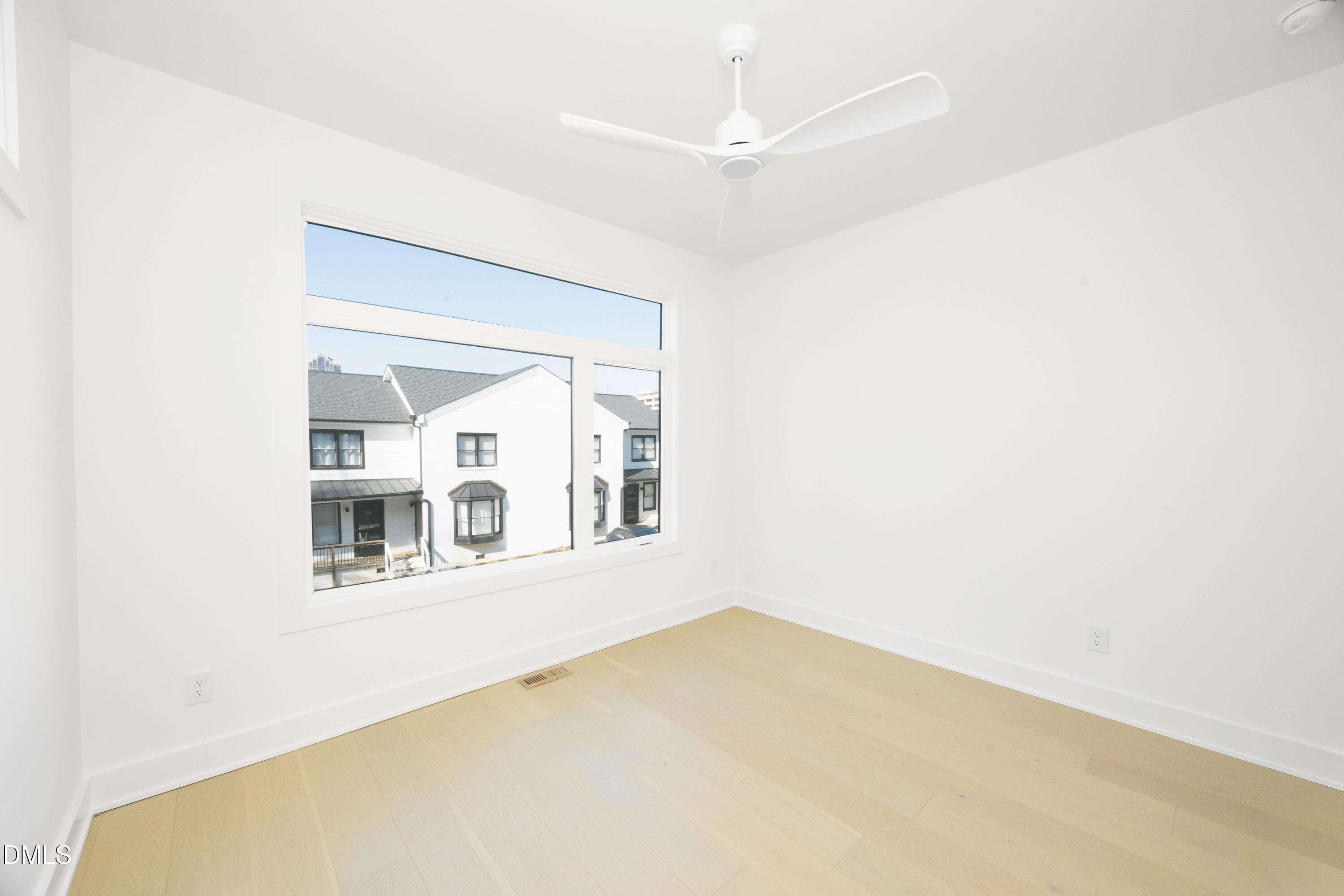 209 Woodsborough Place Property Photo 13