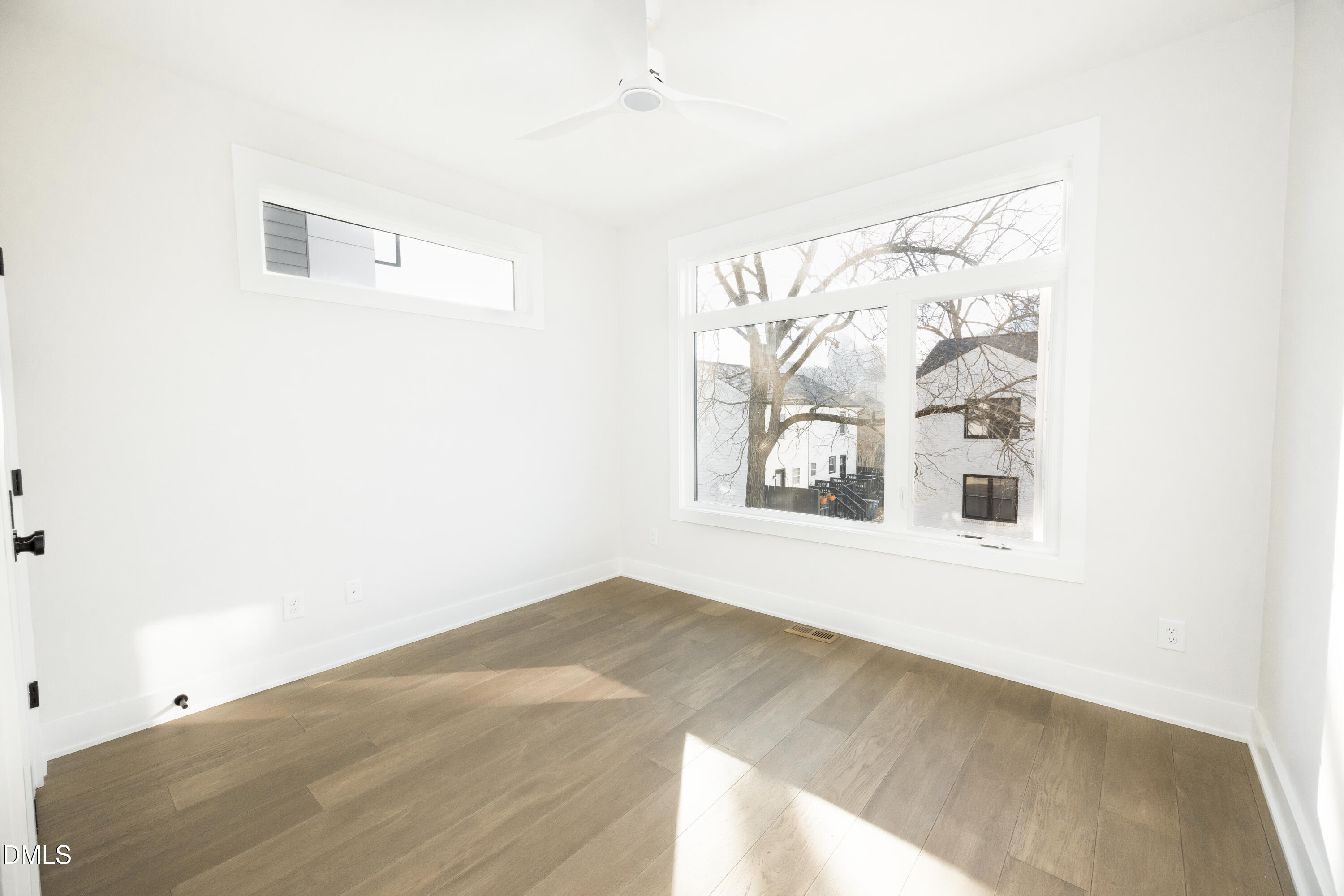 209 Woodsborough Place Property Photo 28