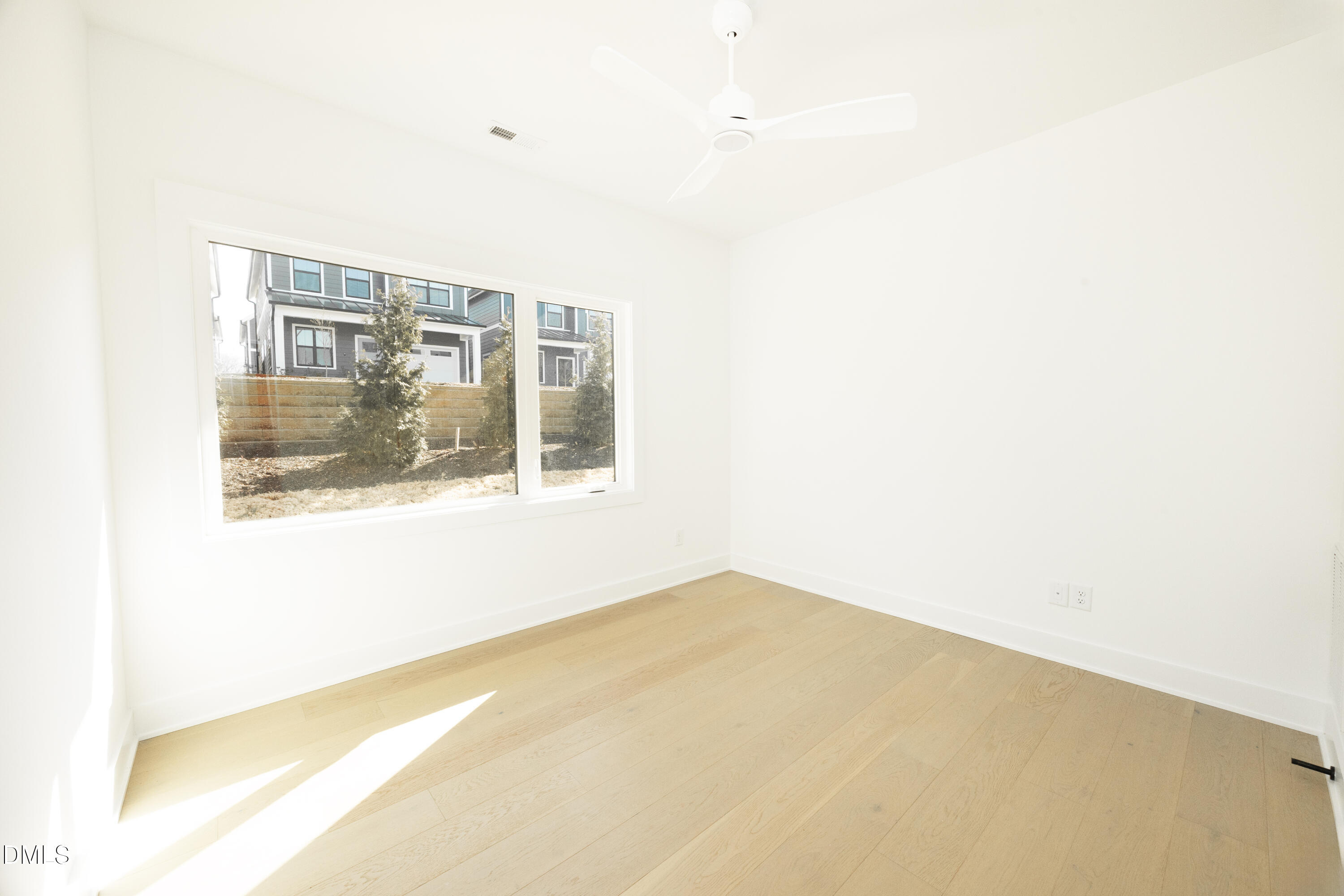 209 Woodsborough Place Property Photo 31