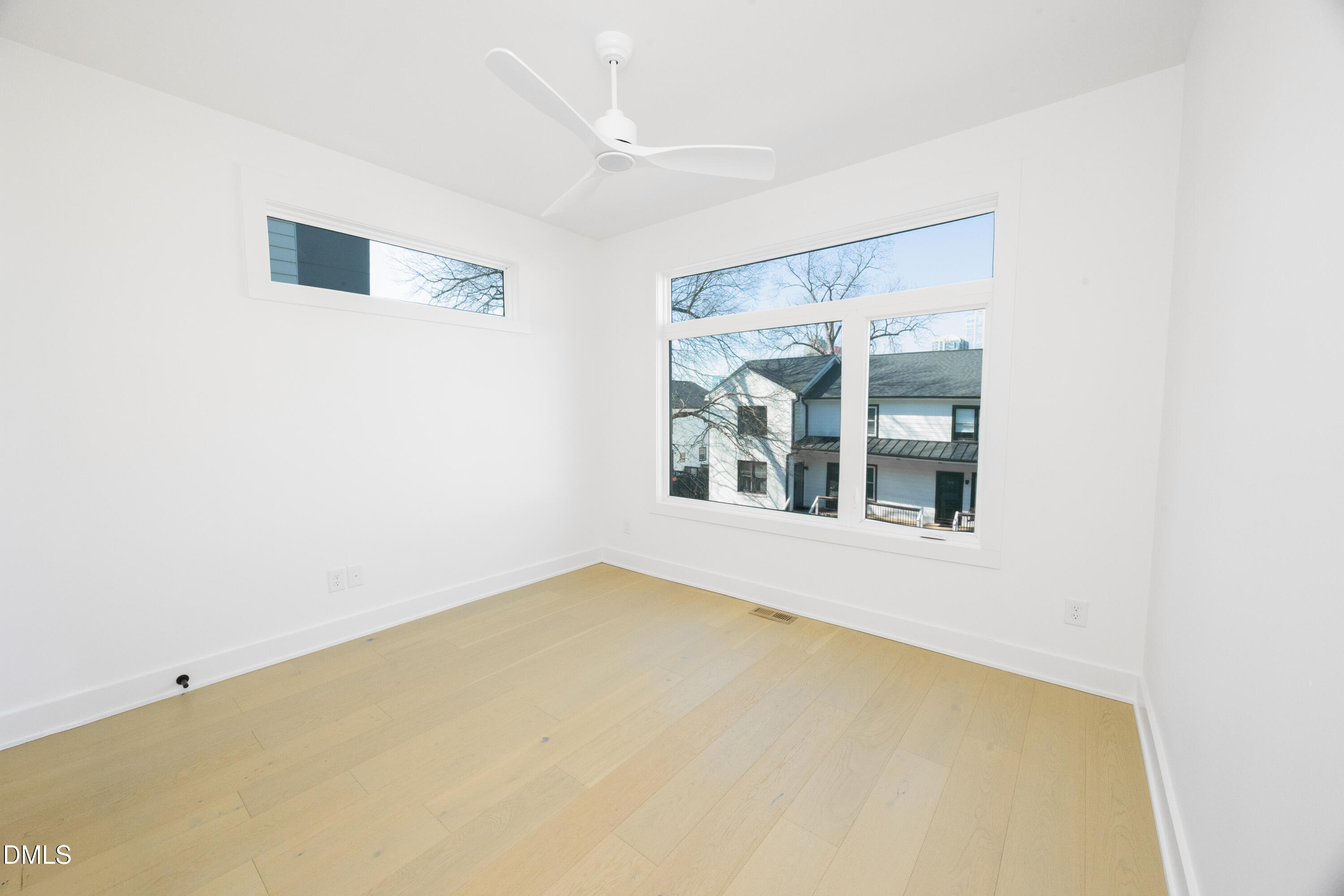 209 Woodsborough Place Property Photo 34