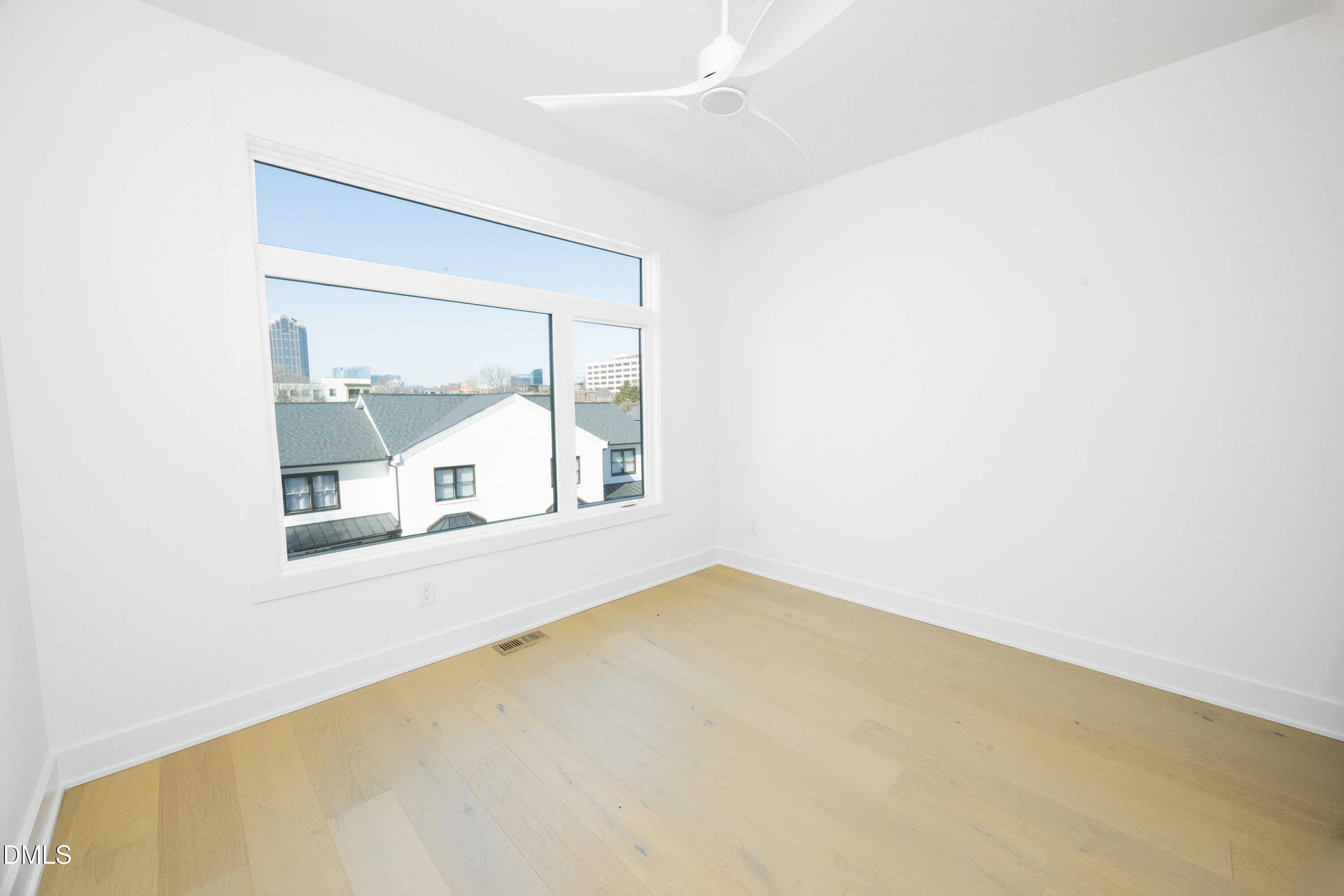 209 Woodsborough Place Property Photo 36