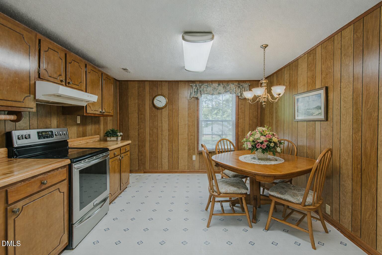 1302 Blacksmith Road Property Photo 3