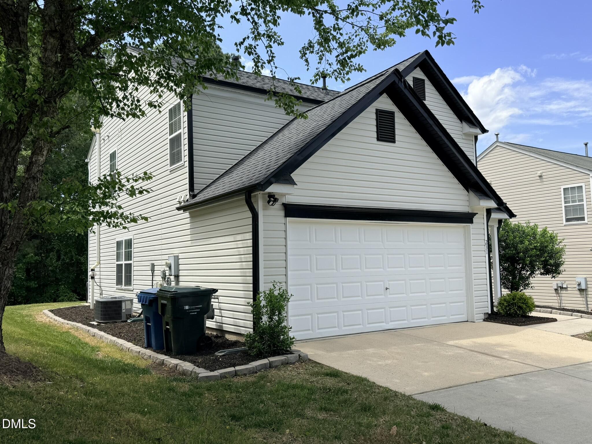 231 Pebblestone Drive Property Photo 2