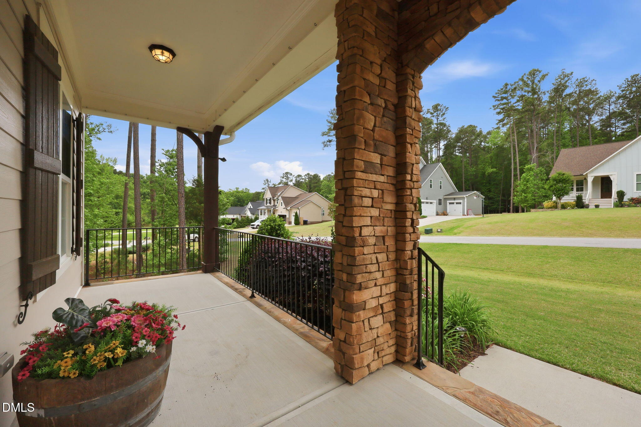 2625 Derby Glen Way Property Photo 4