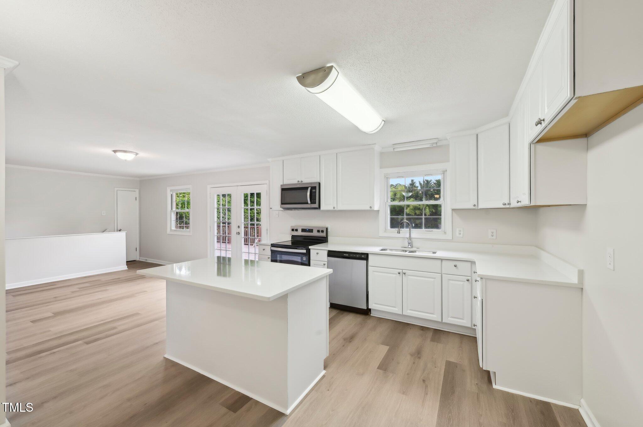 2606 Newquay Street Property Photo 5