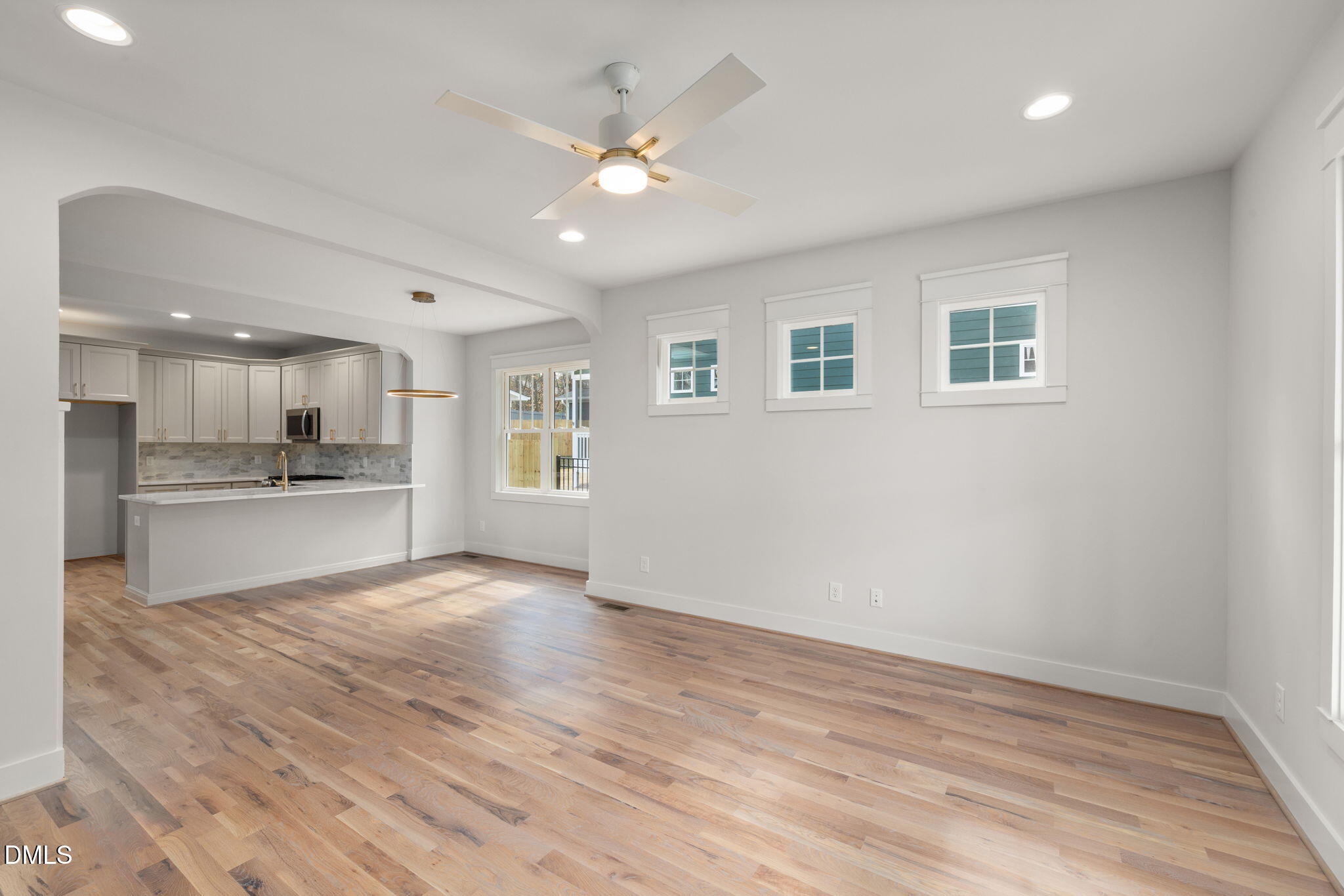 596 Hemlock Avenue Property Photo 2