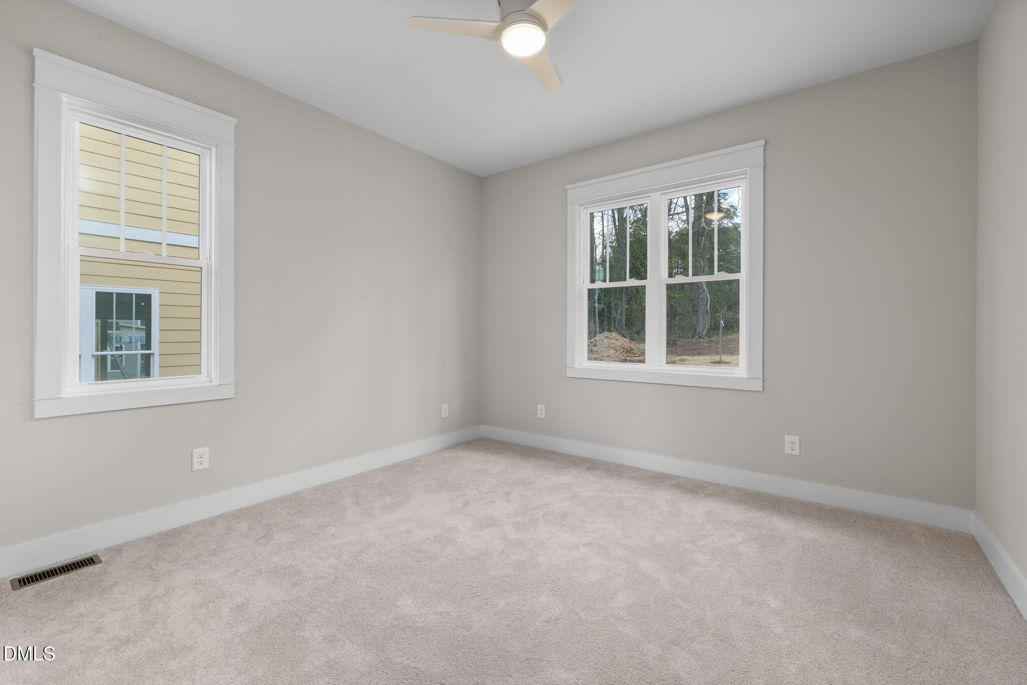 596 Hemlock Avenue Property Photo 8