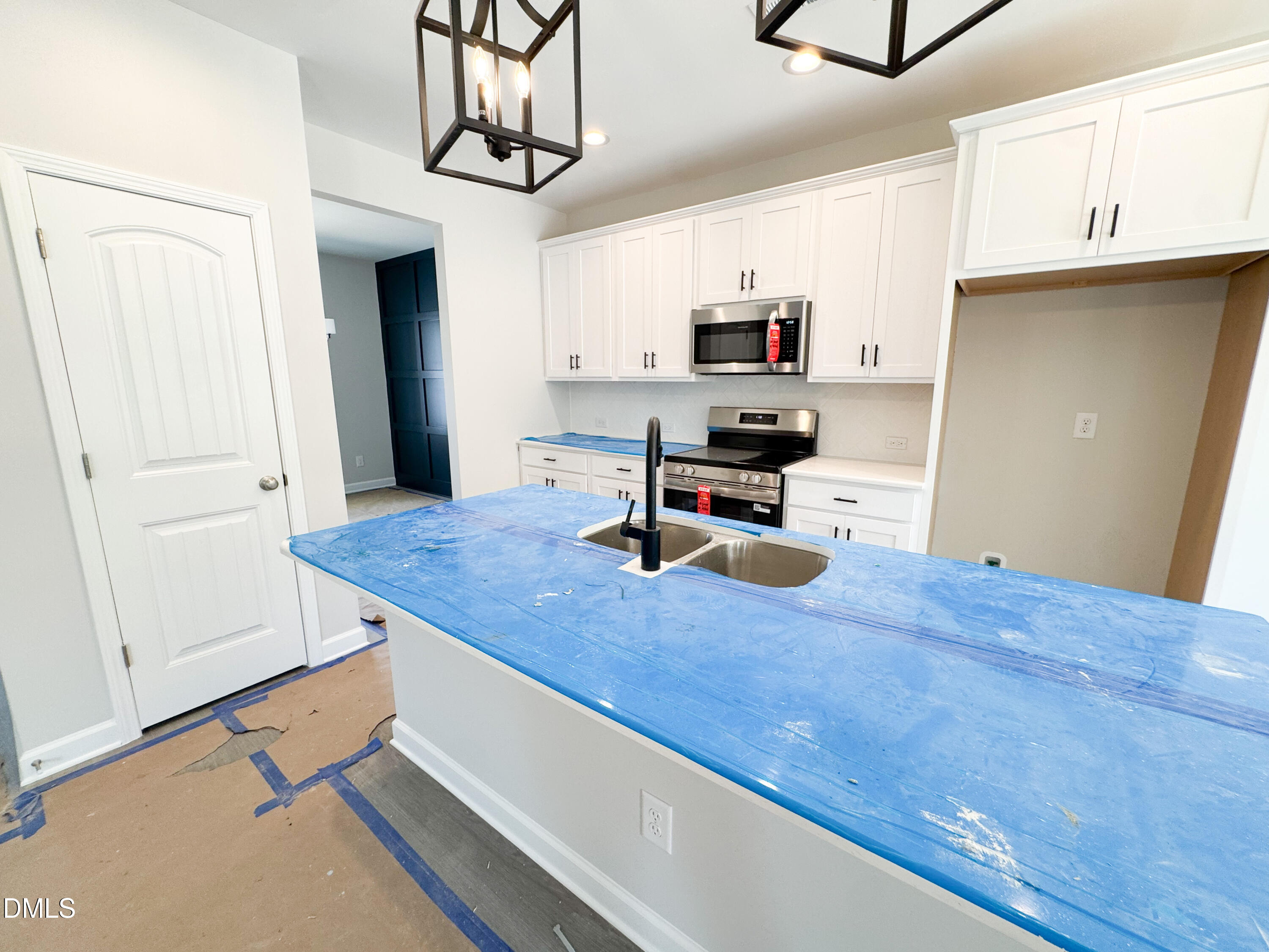 10 Diamond Creek Drive Property Photo 6