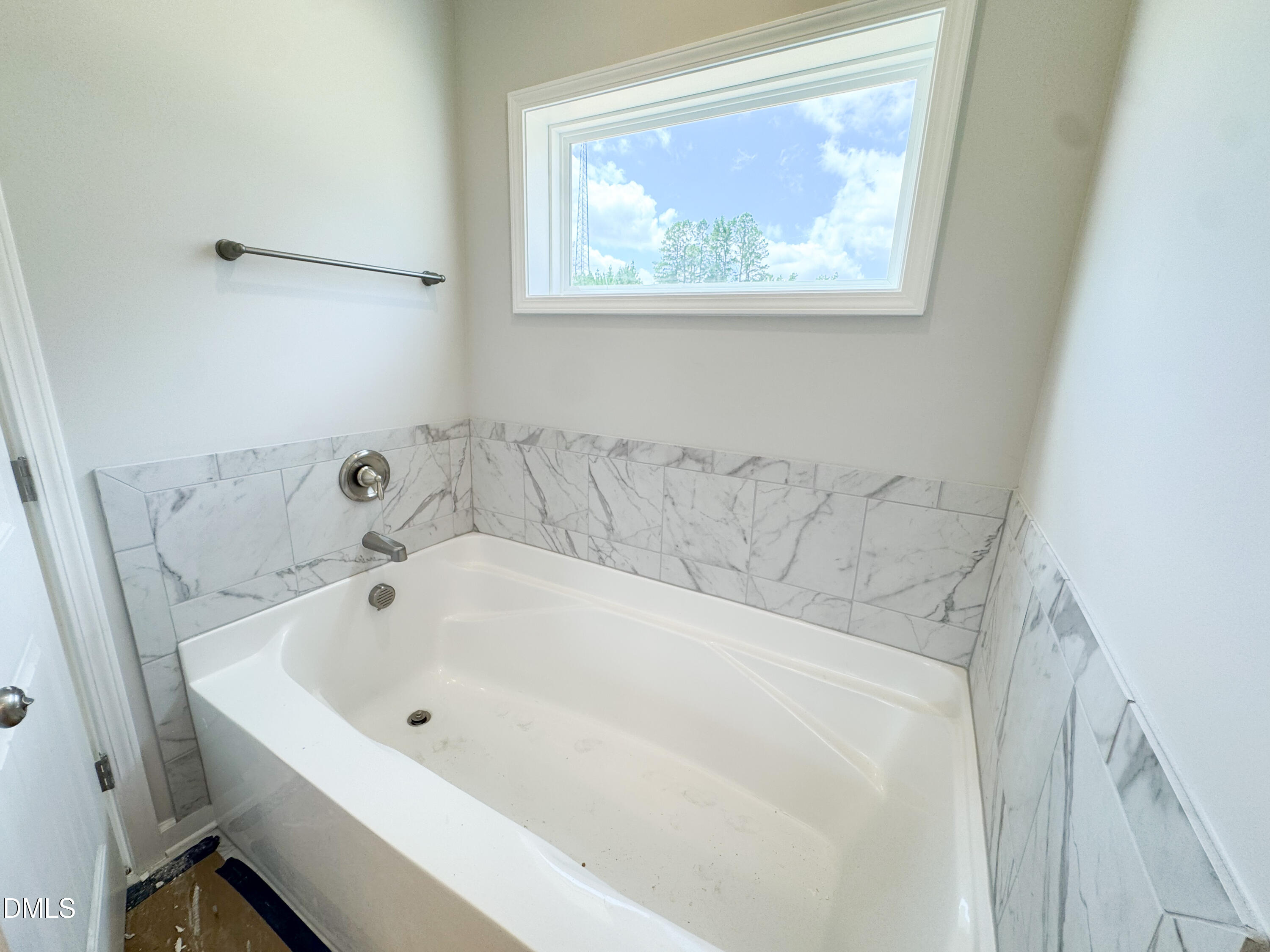 10 Diamond Creek Drive Property Photo 12