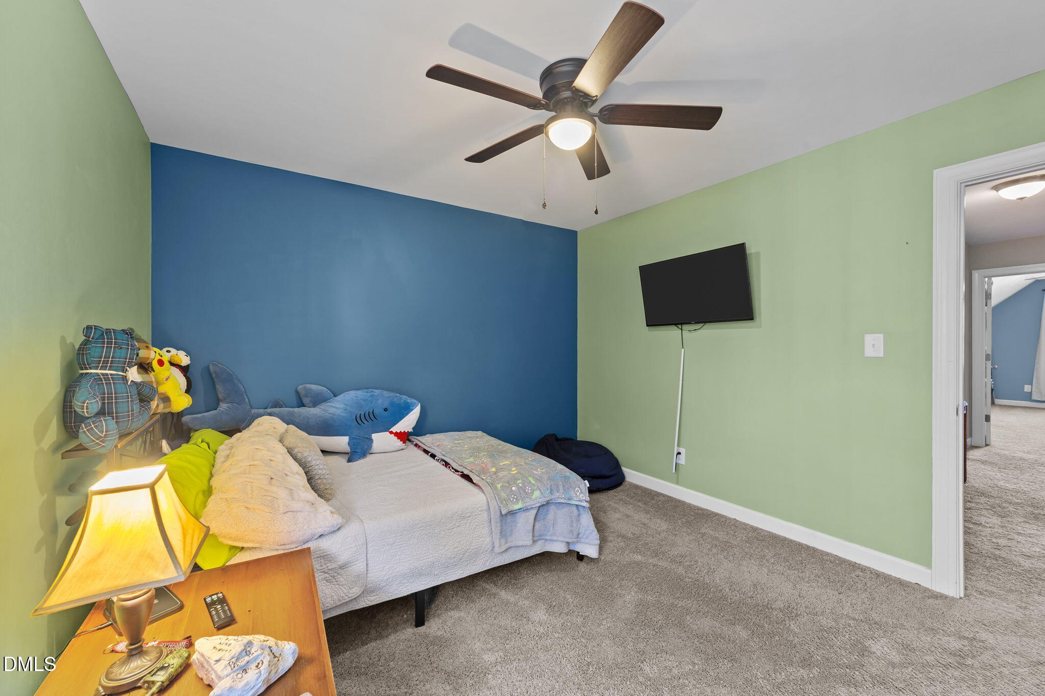 94 Diamond Creek Drive Property Photo 32
