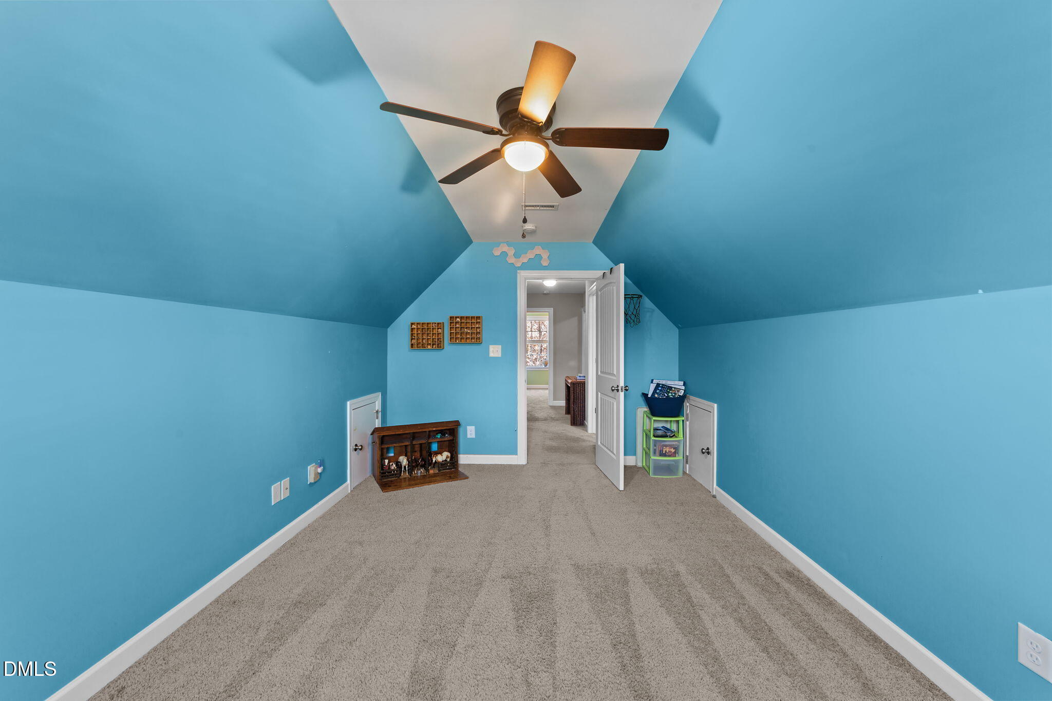 94 Diamond Creek Drive Property Photo 34