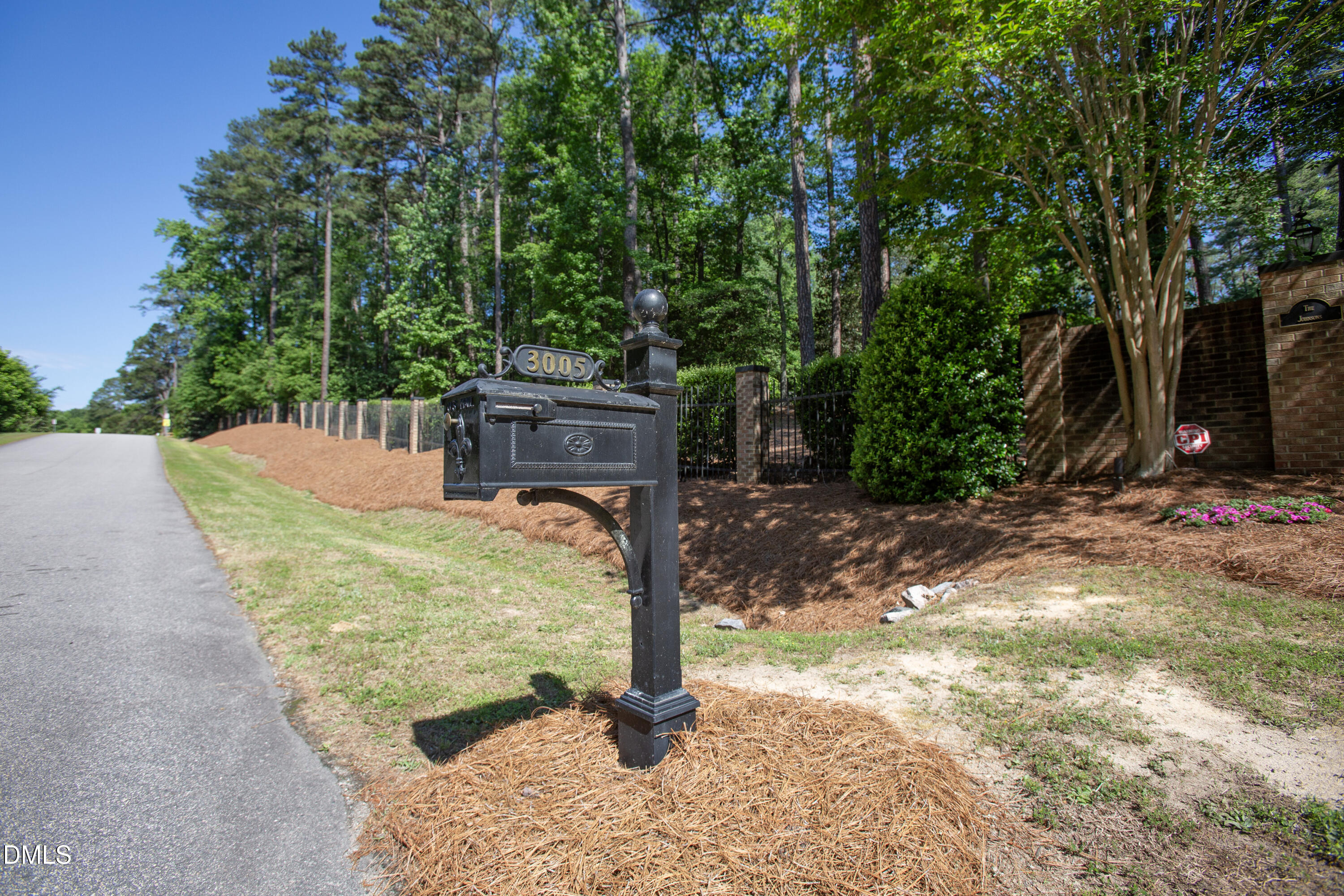 3005 Horse Shoe Farm Road Property Photo 3