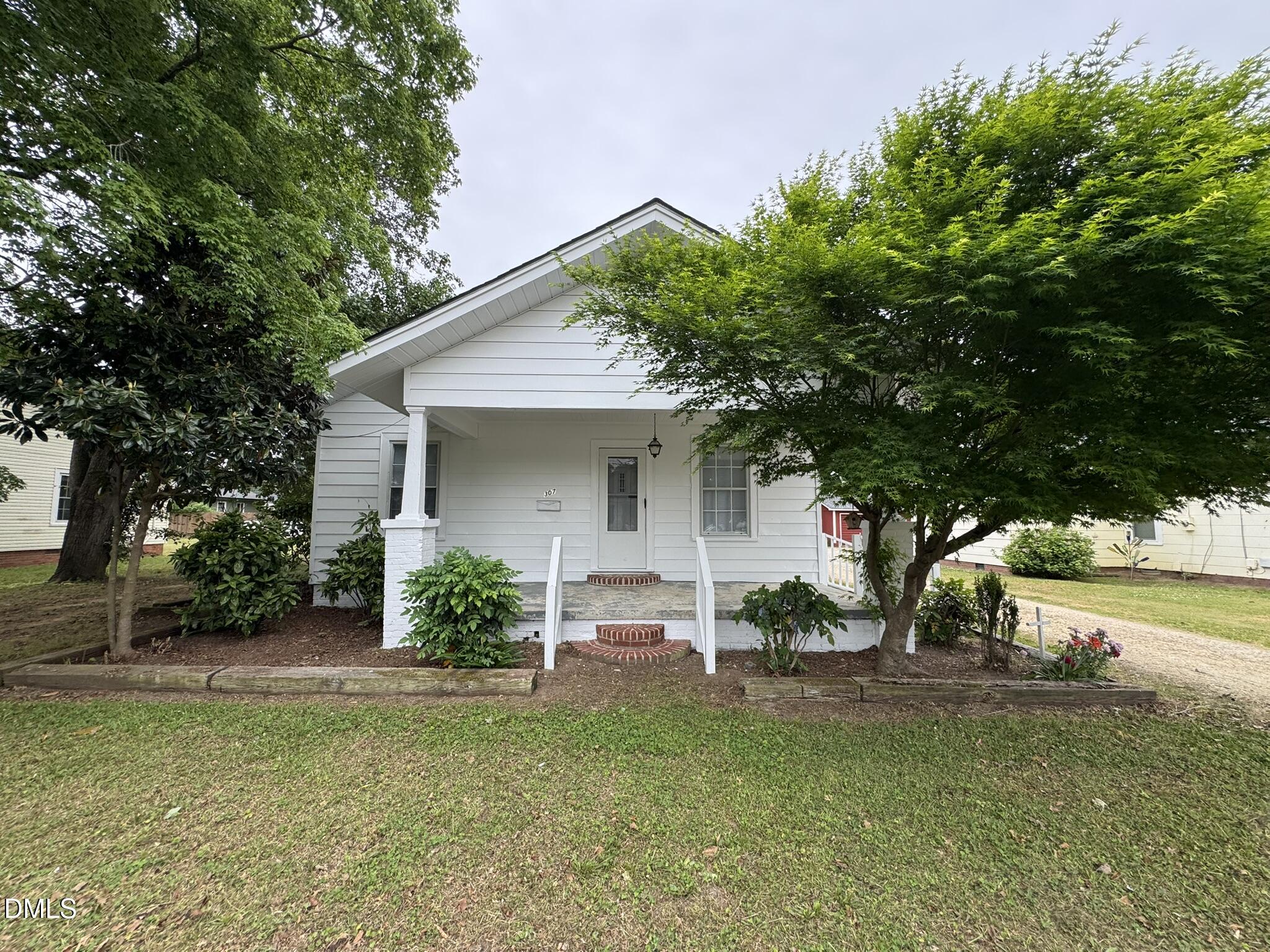 307 E F Street Property Photo 1