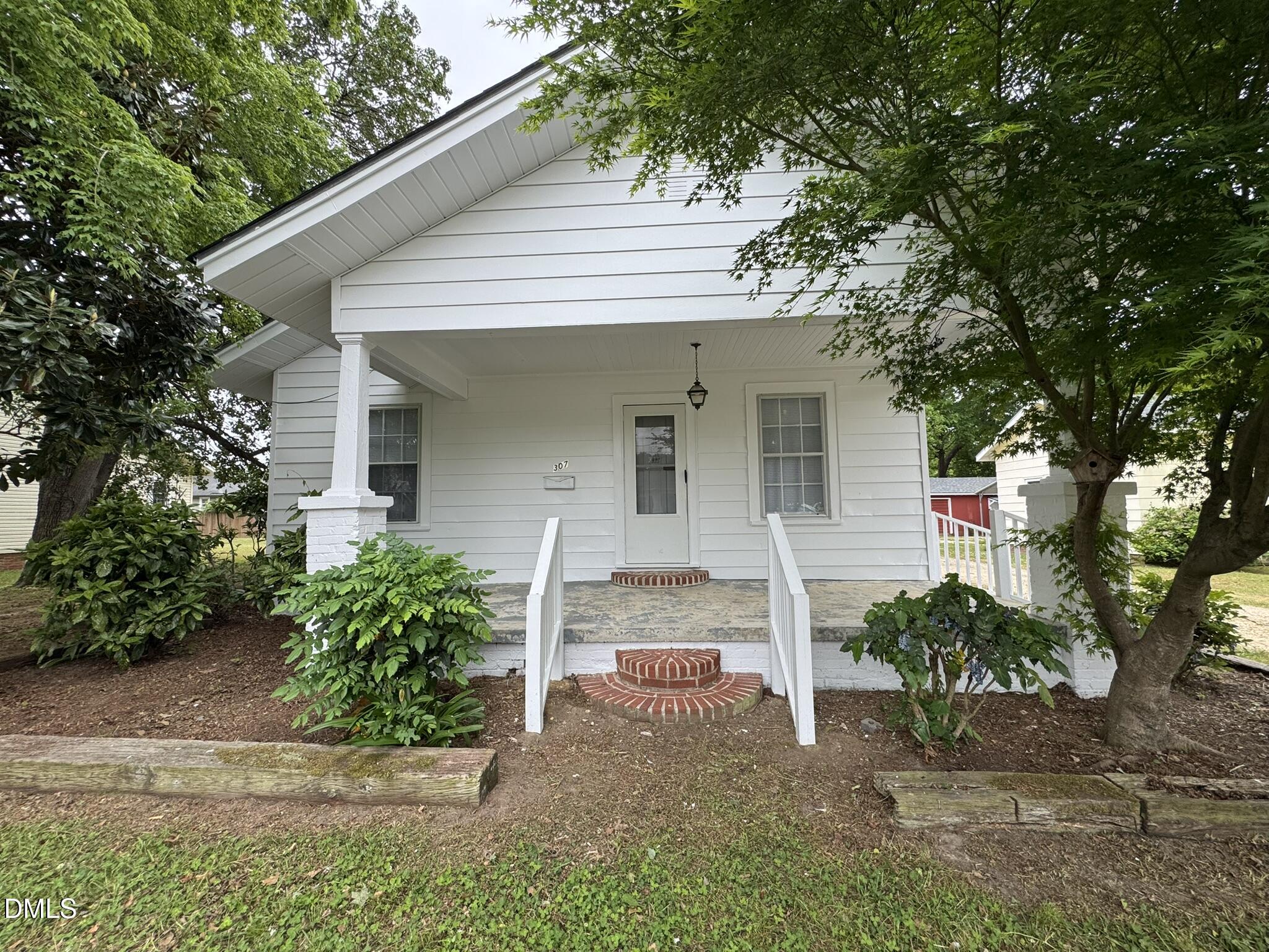 307 E F Street Property Photo 2