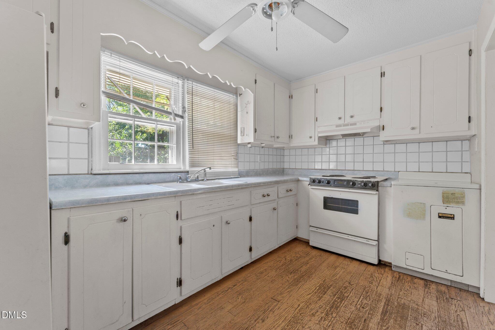 307 E F Street Property Photo 6