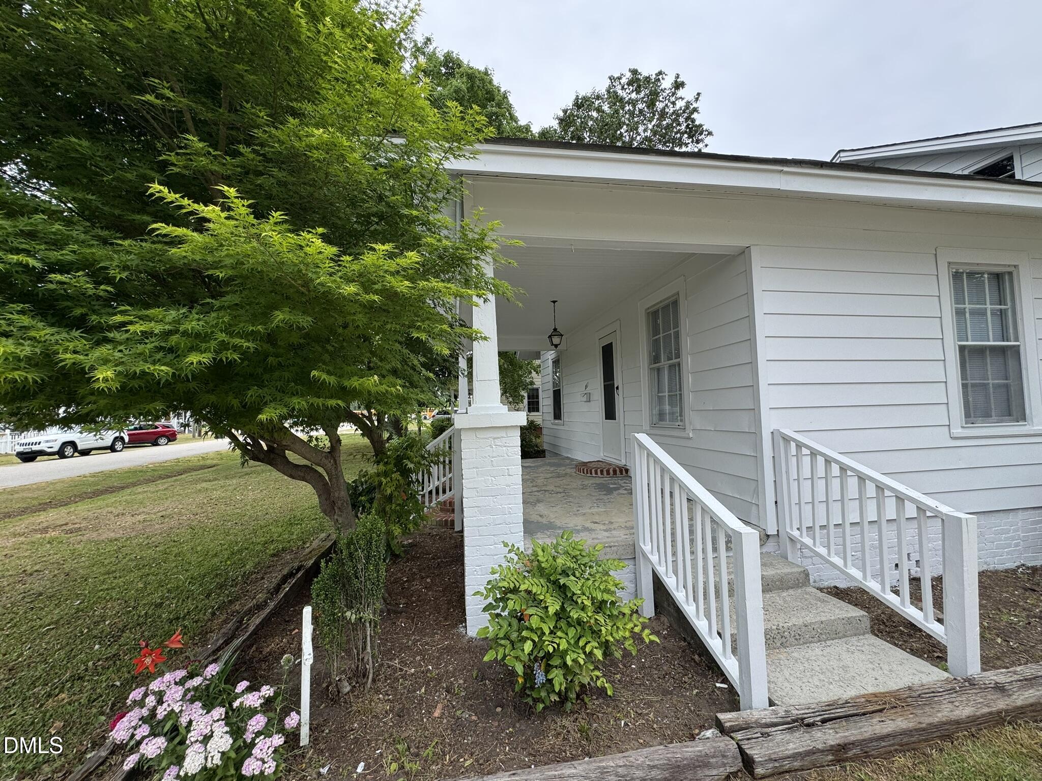 307 E F Street Property Photo 12