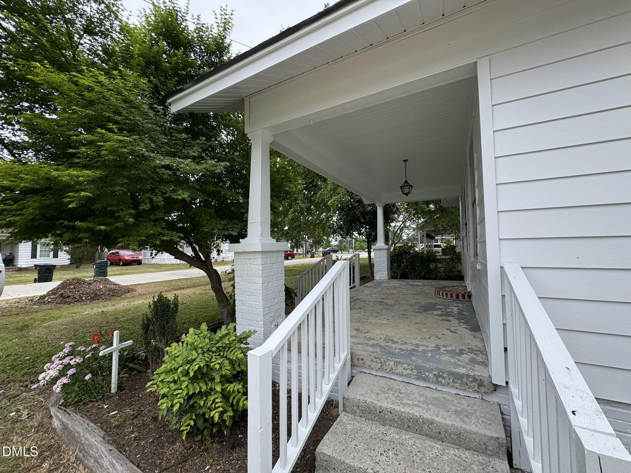 307 E F Street Property Photo 14