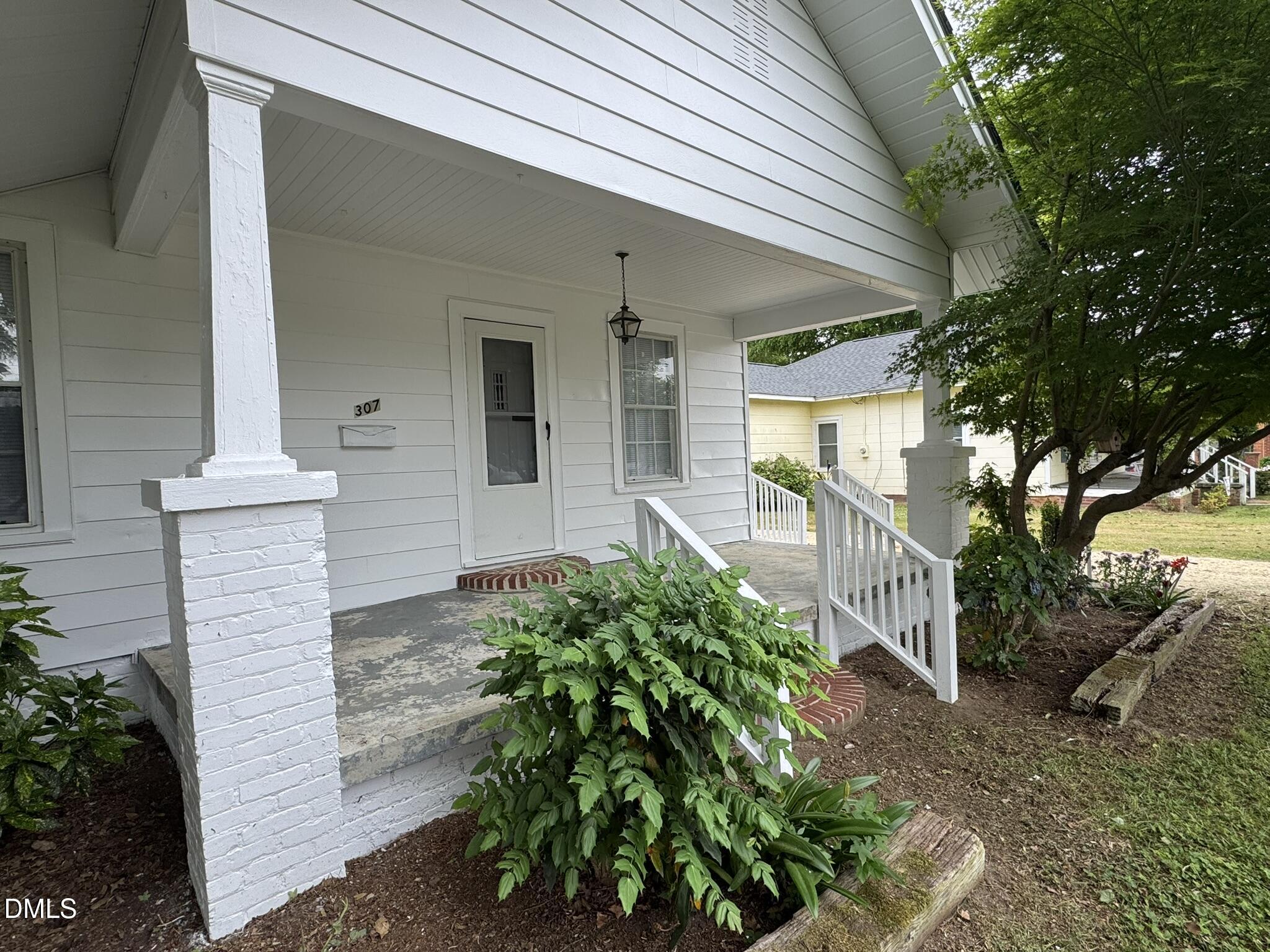 307 E F Street Property Photo 23