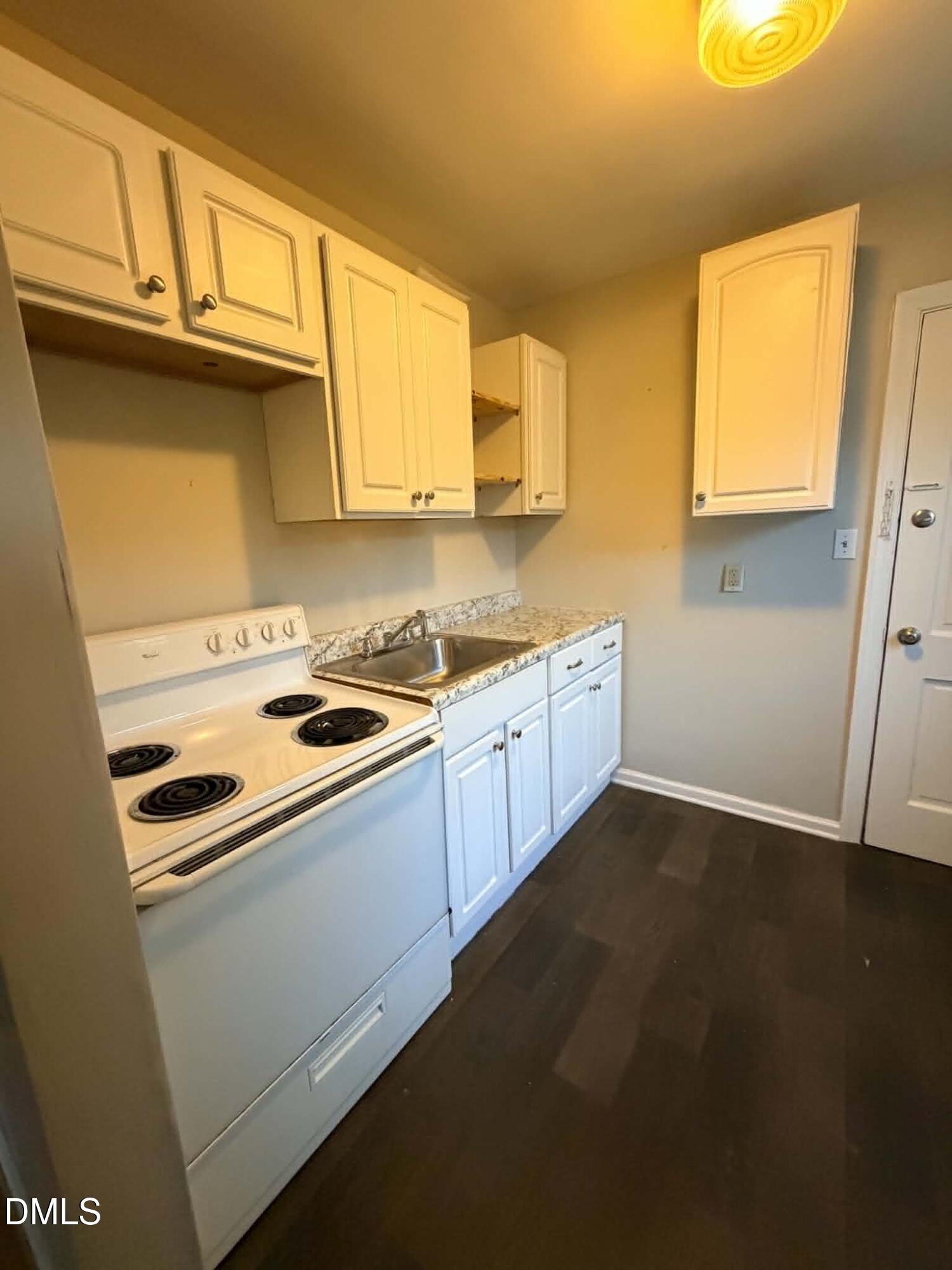 1400 Roslyn Drive Unit 11d Property Photo 5