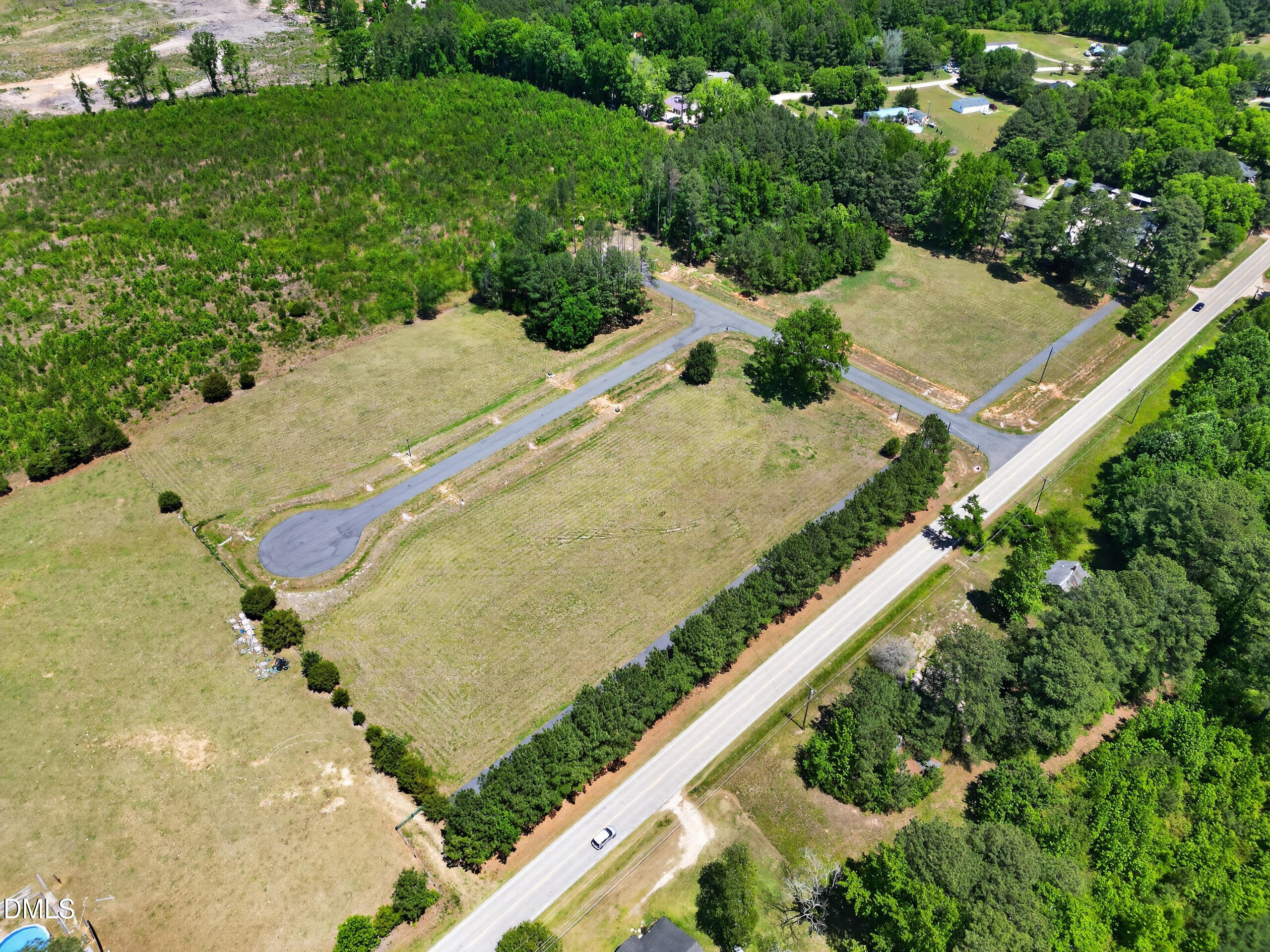 10 Skyline Drive Property Photo 3