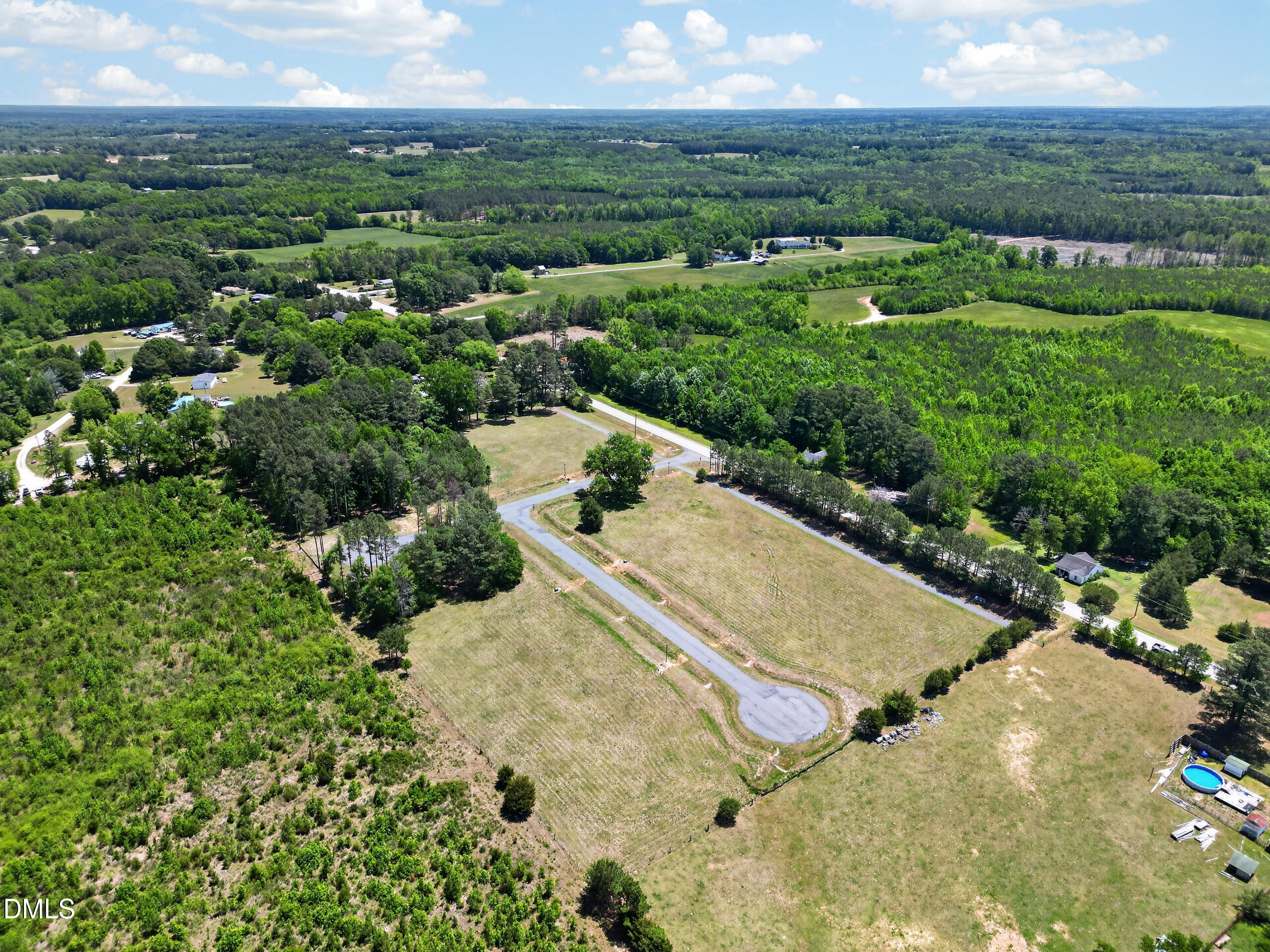 10 Skyline Drive Property Photo 10