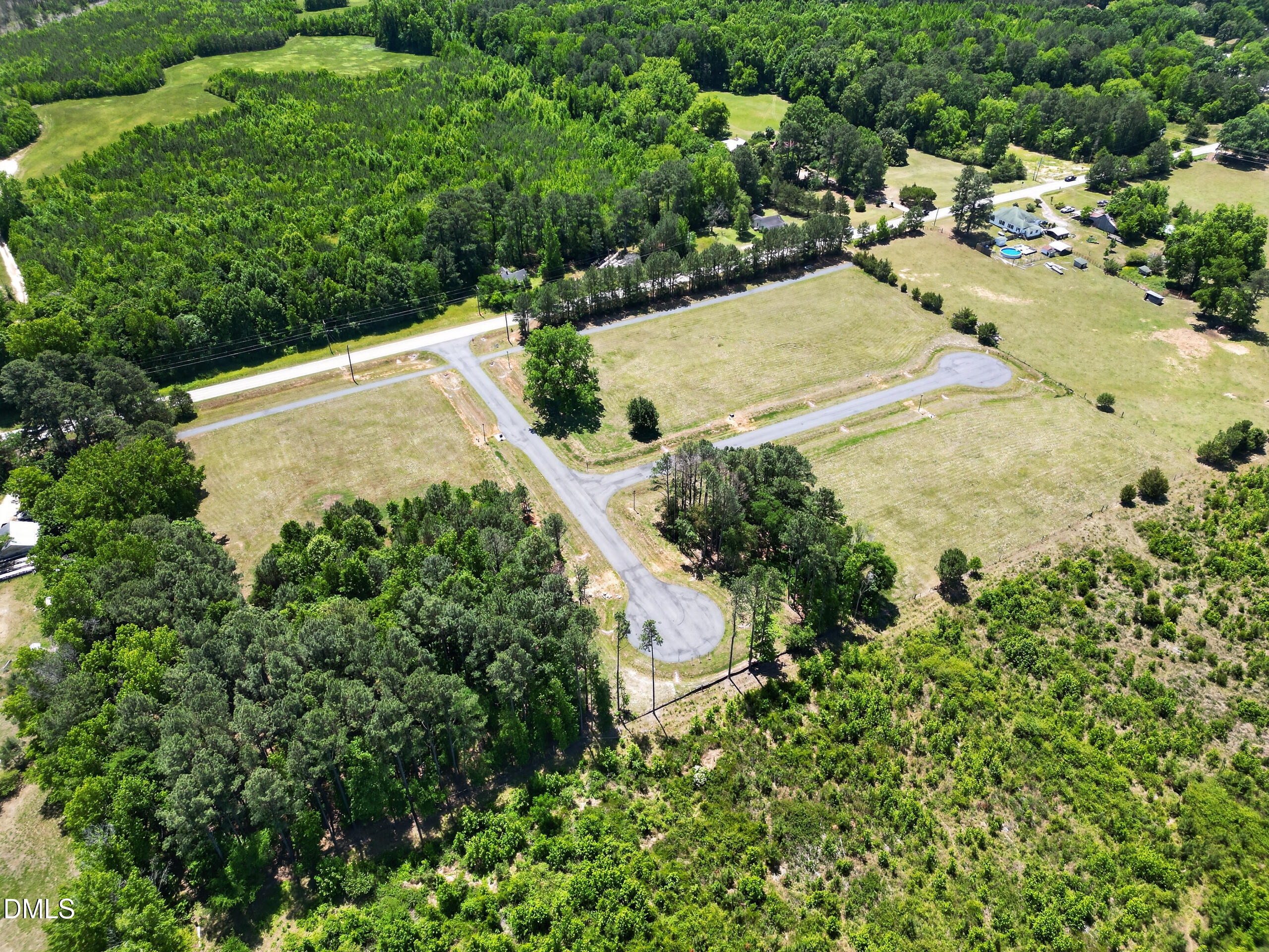 10 Skyline Drive Property Photo 14
