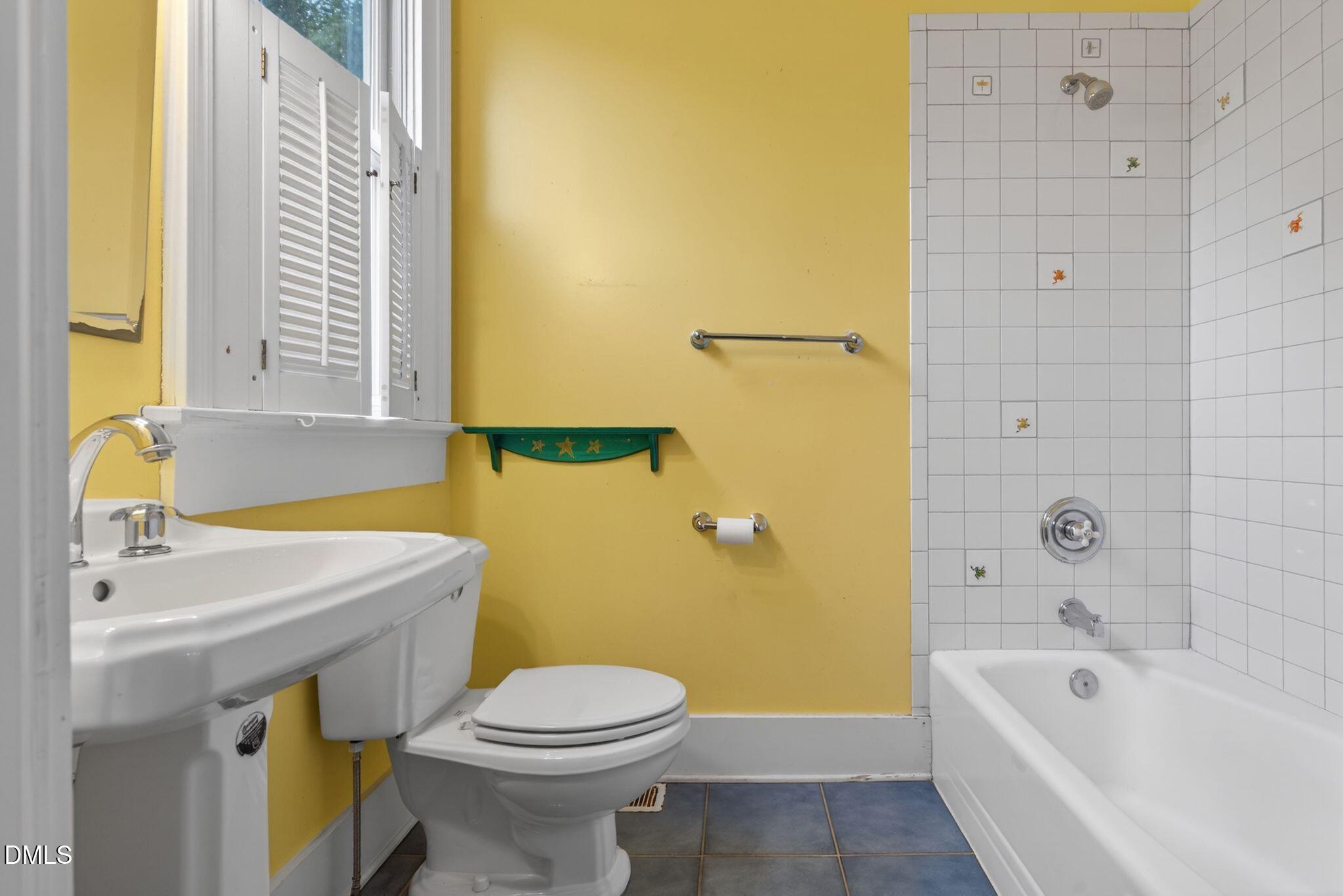 502 Devereux Street Property Photo 34