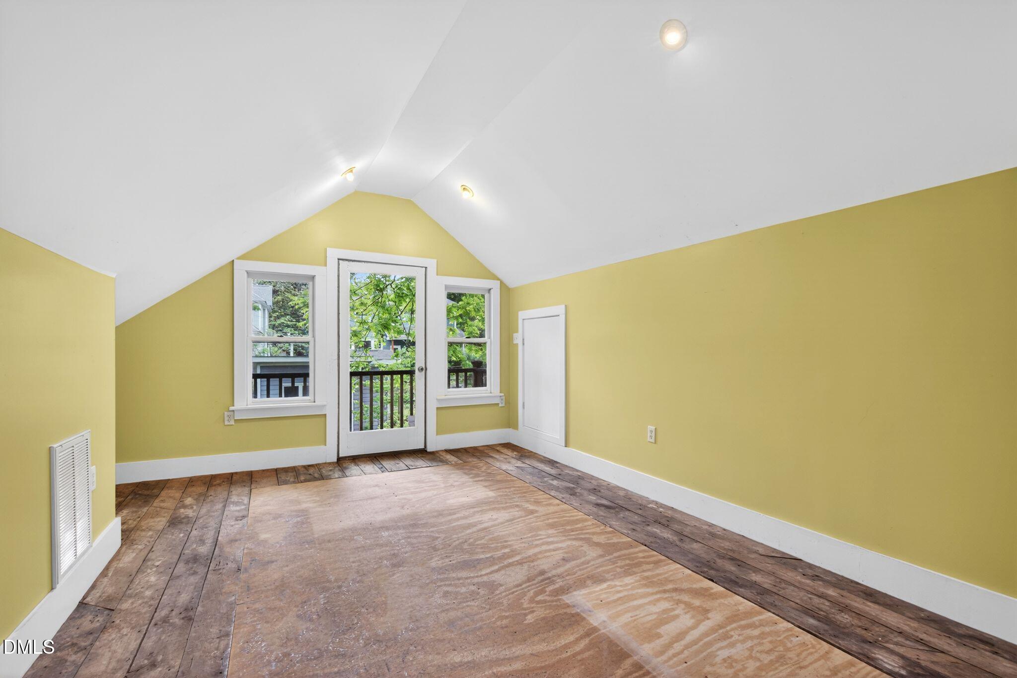 502 Devereux Street Property Photo 45