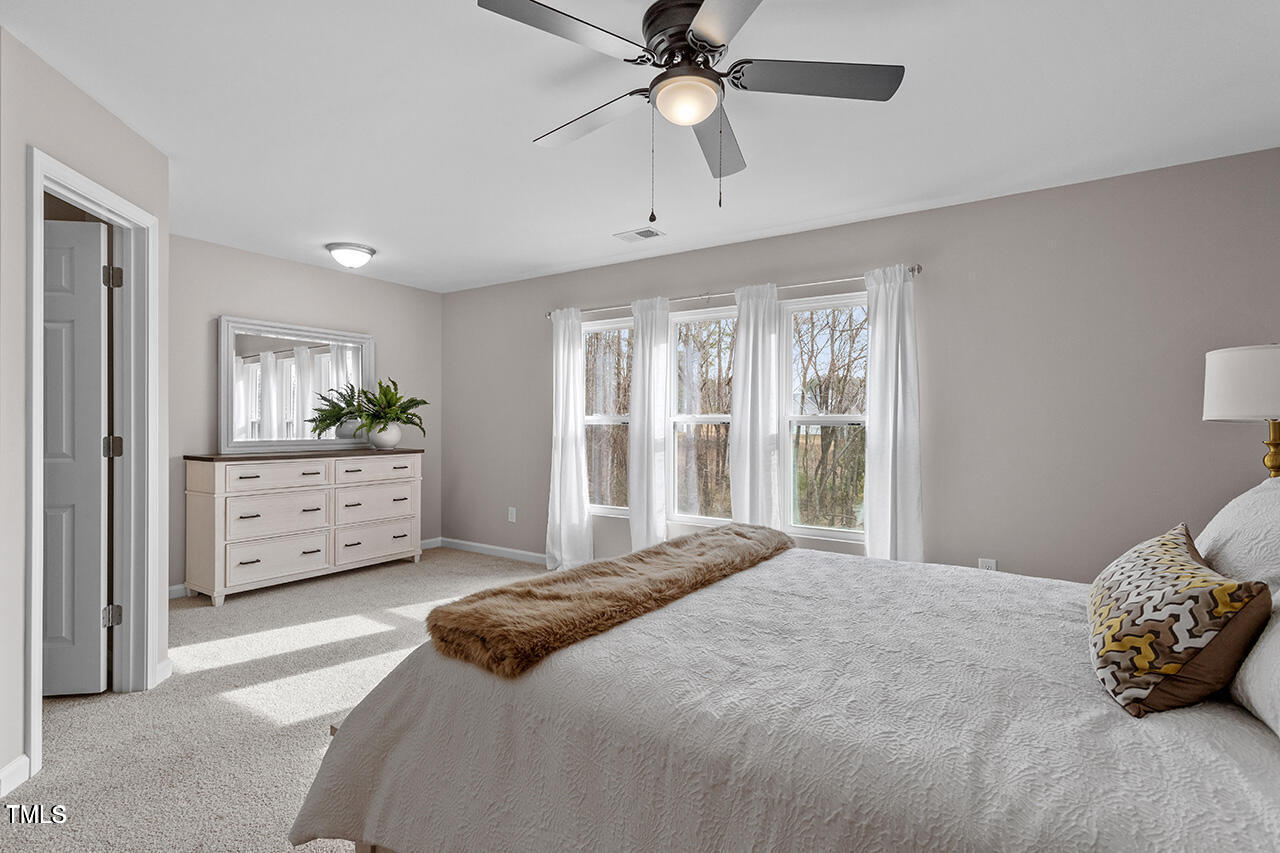 878 John Street Property Photo 15