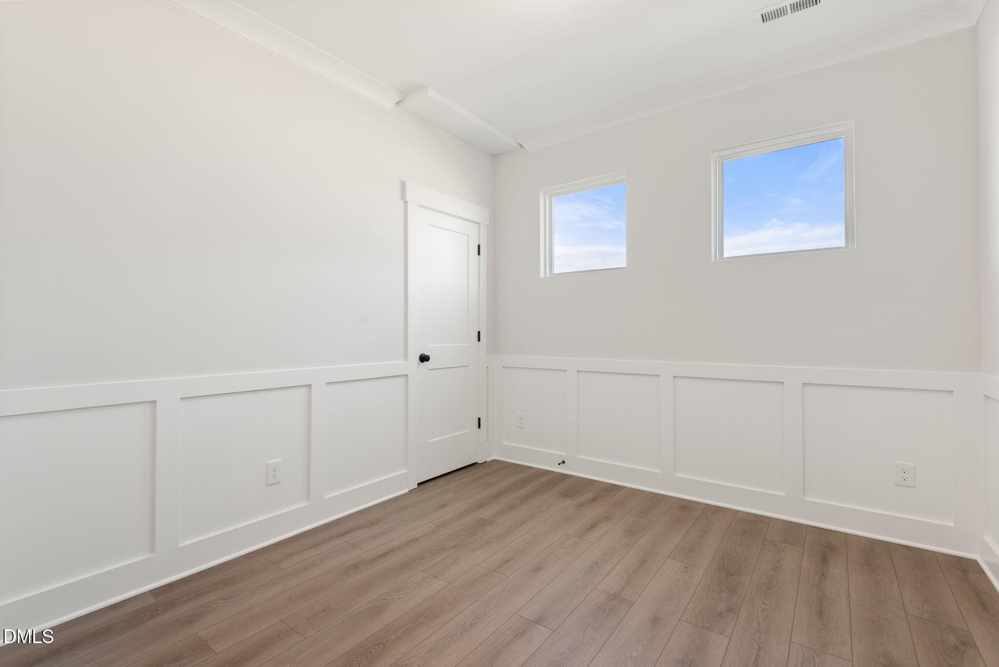 2114 Scallans Lane Property Photo 8