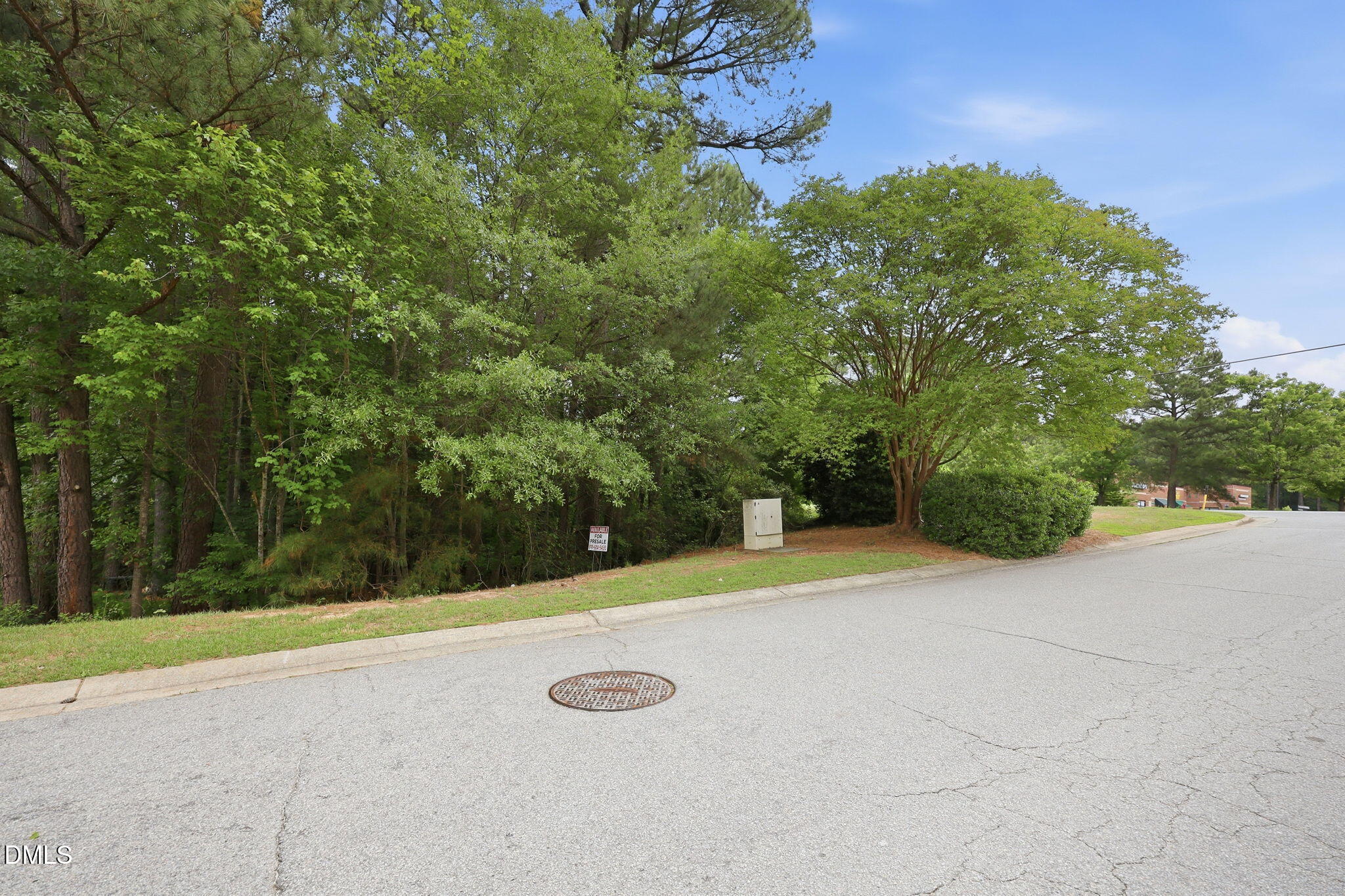 817 Oakhall Drive