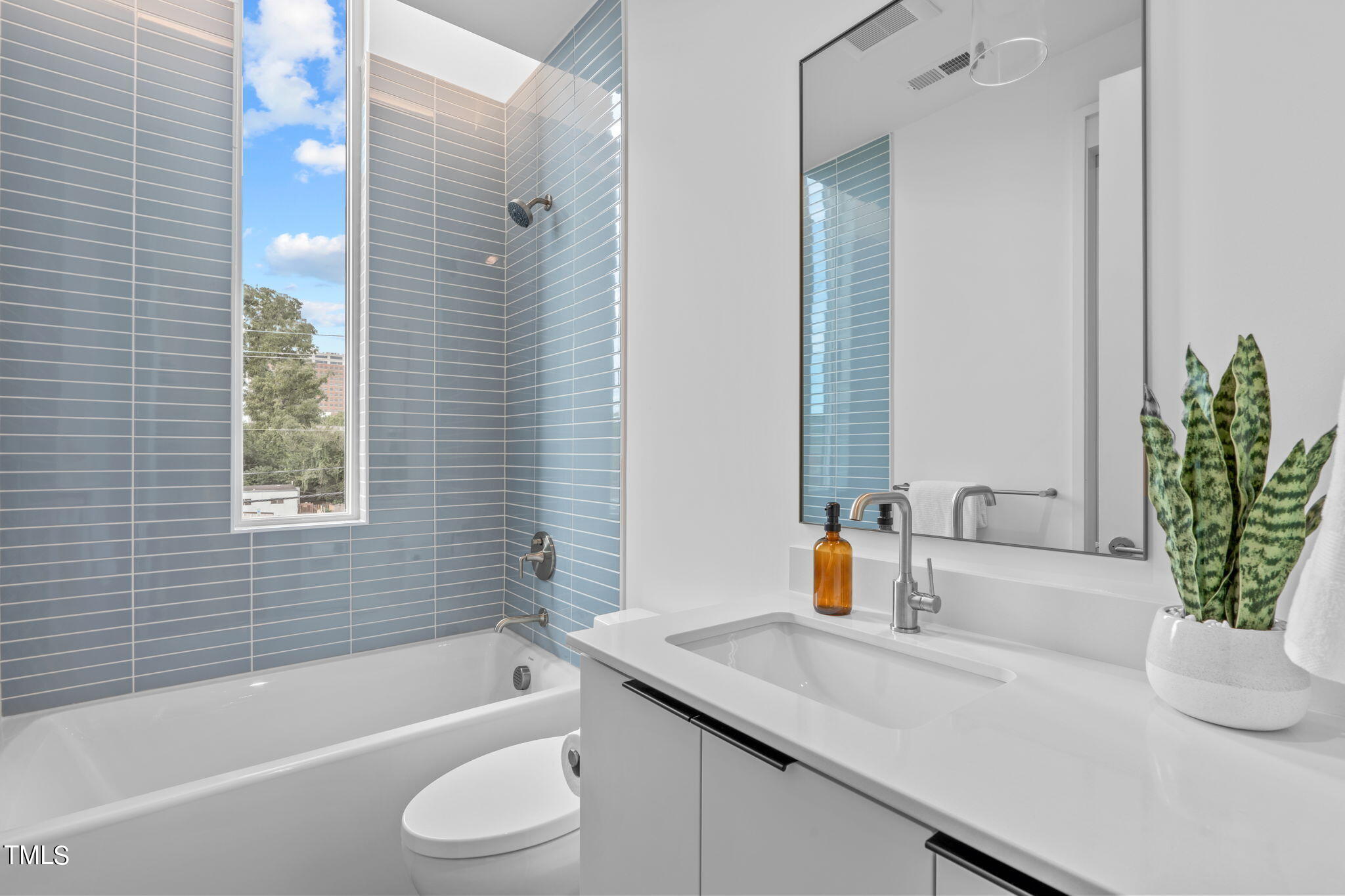 501 S Bloodworth Street 101 Property Photo 21