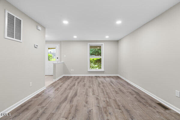 1910 Fox Sterling Drive Property Photo 16