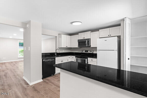 1910 Fox Sterling Drive Property Photo 22