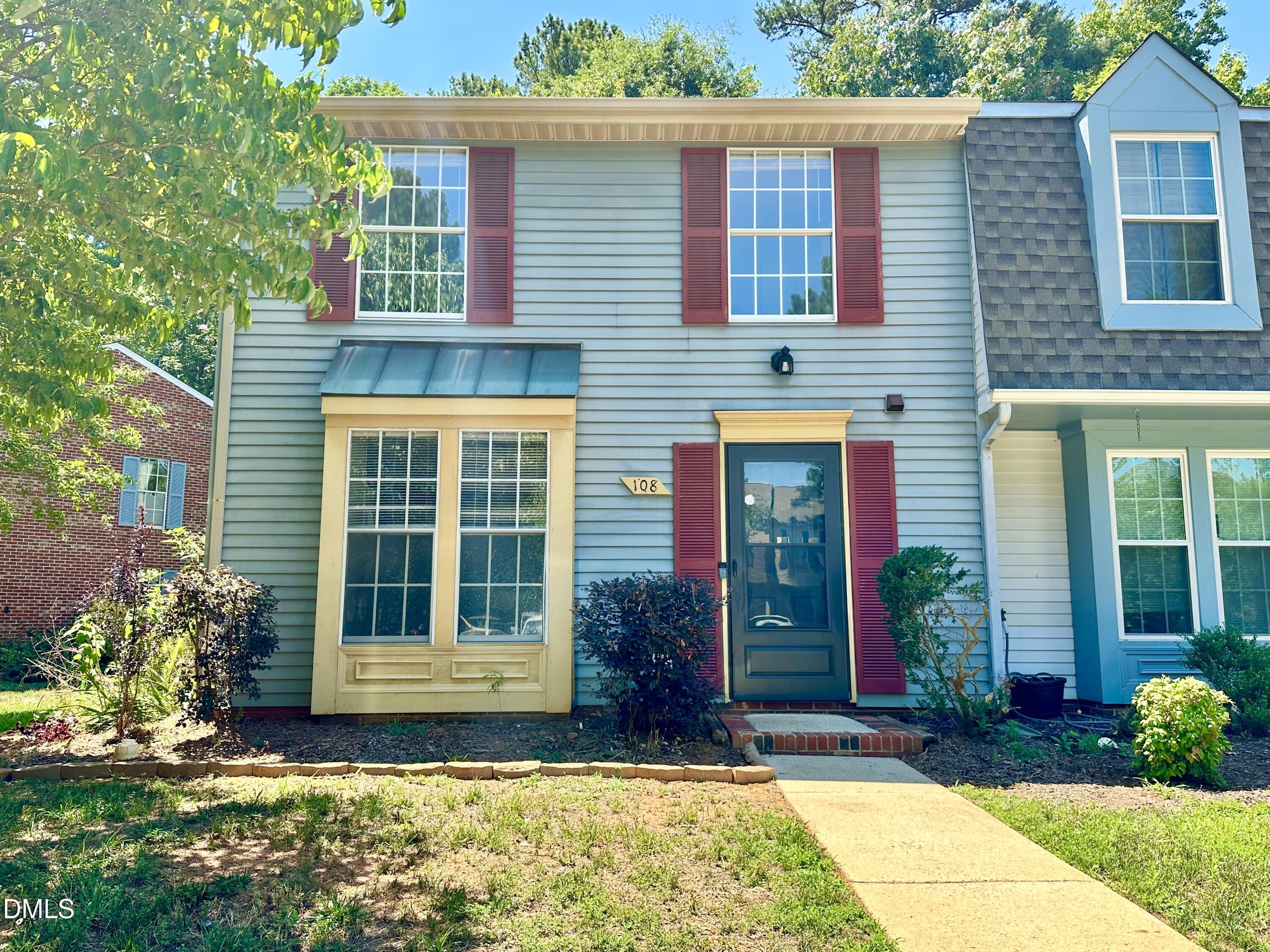 108 E Chalfont Way