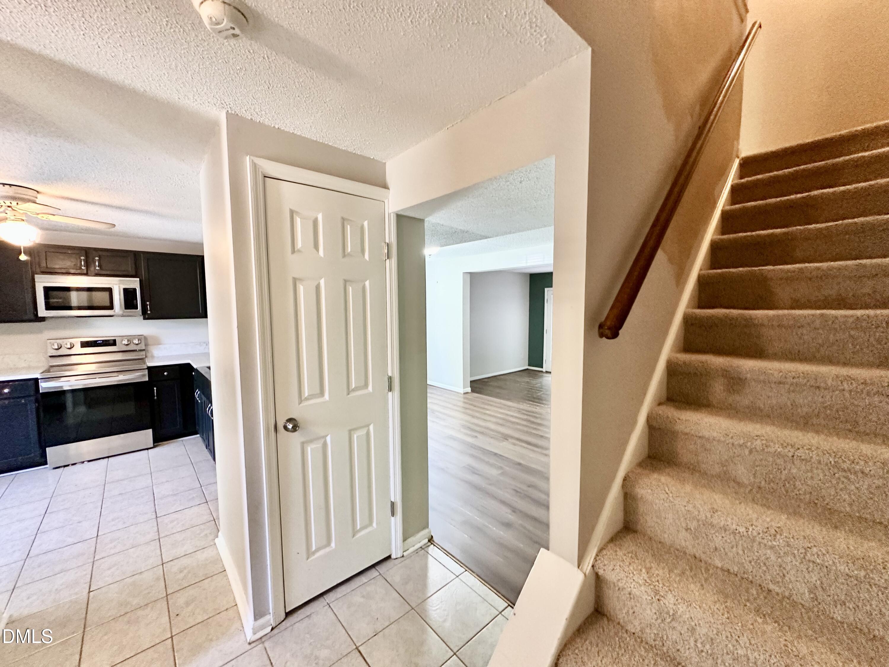108 E Chalfont Way Property Photo 3