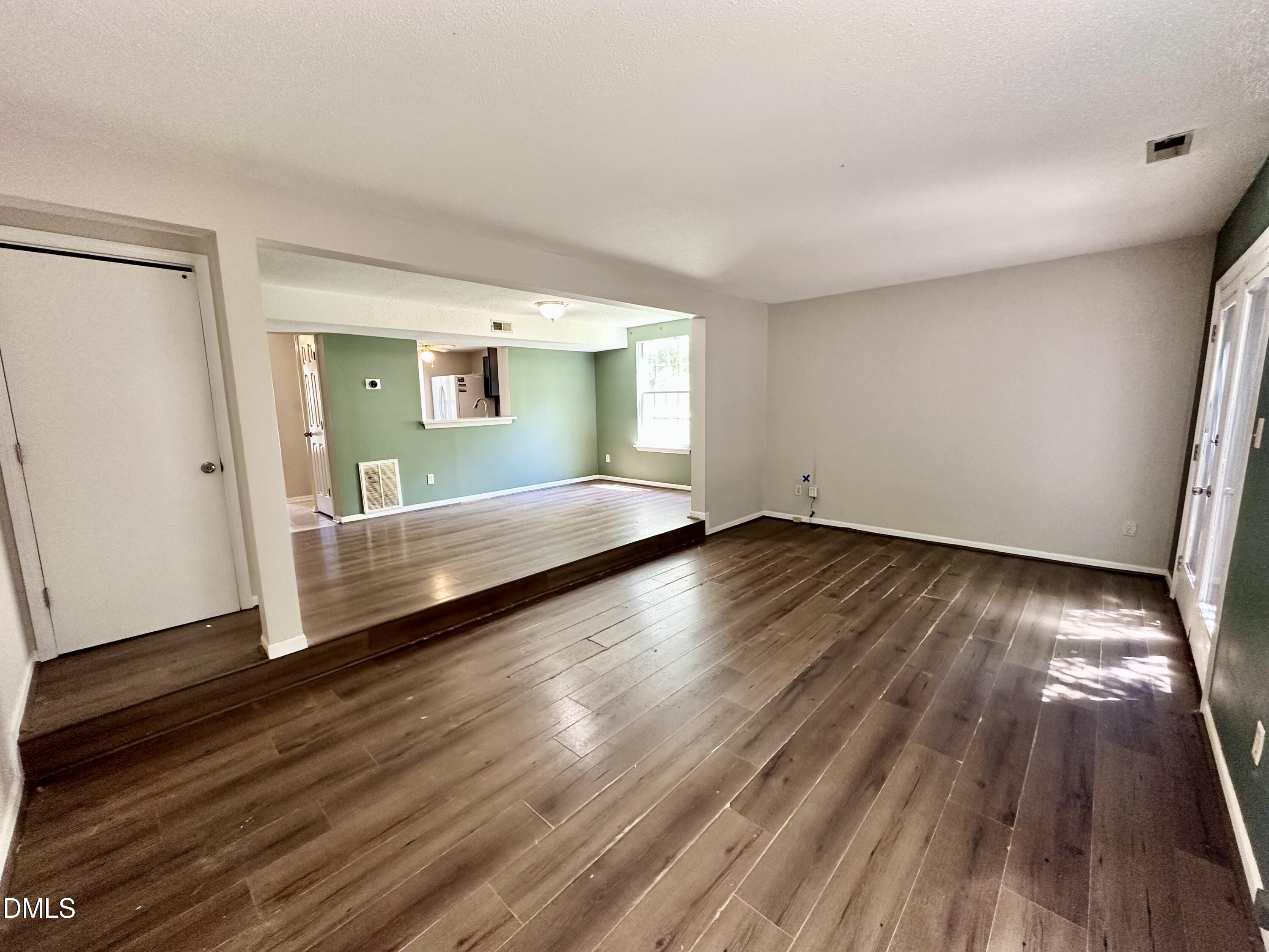 108 E Chalfont Way Property Photo 6