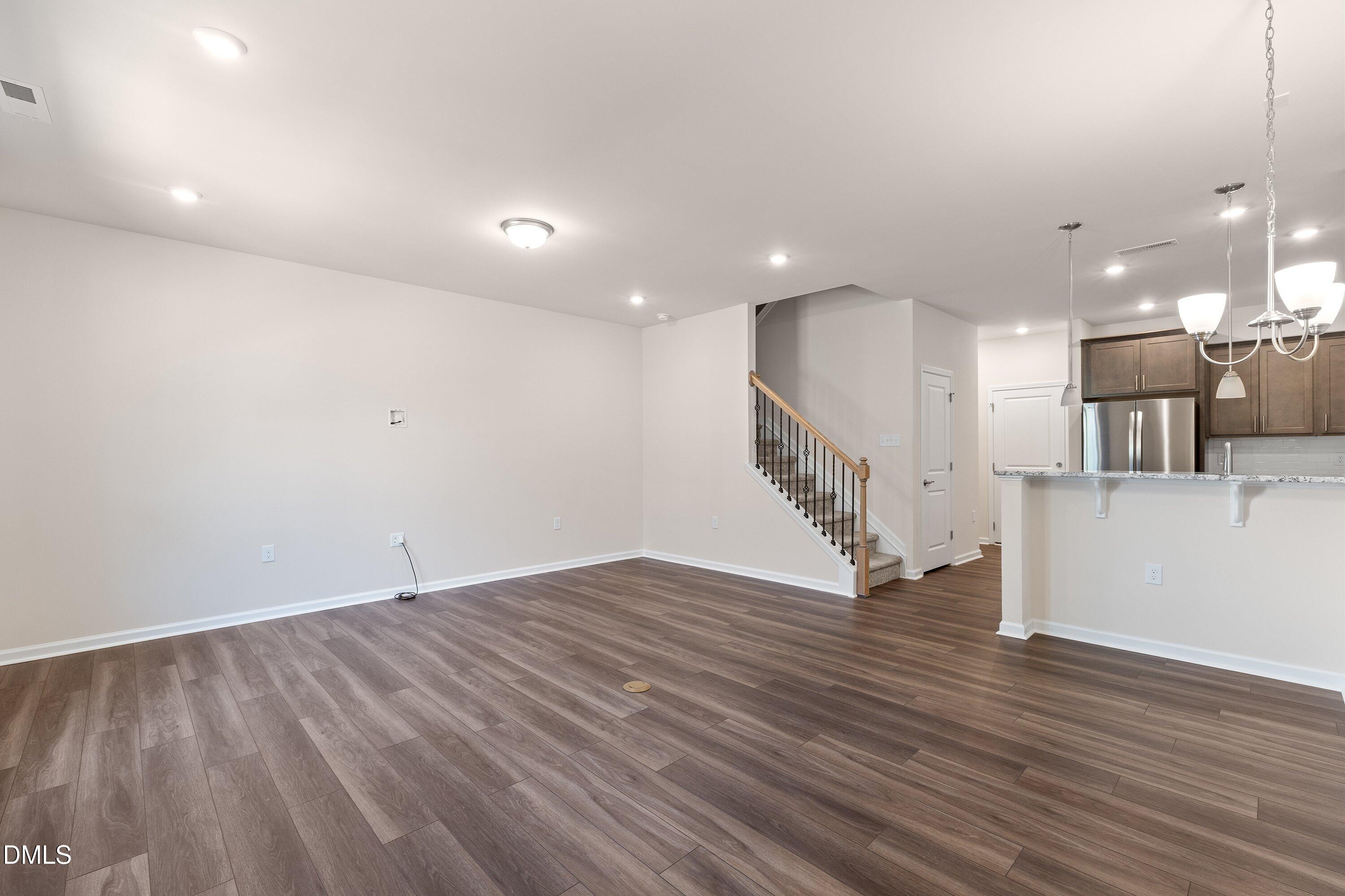 5702 Volos Avenue Property Photo 7