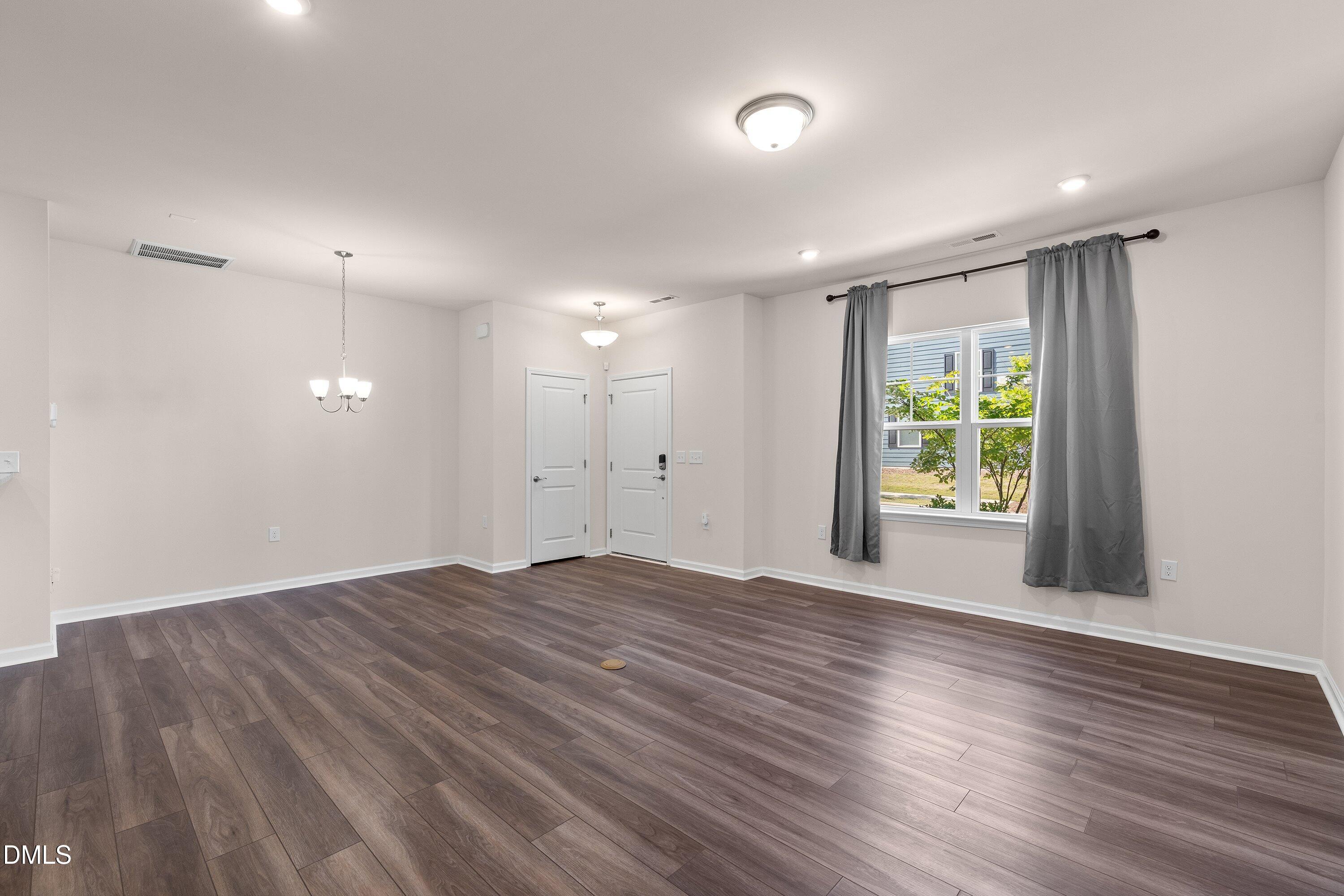 5702 Volos Avenue Property Photo 10