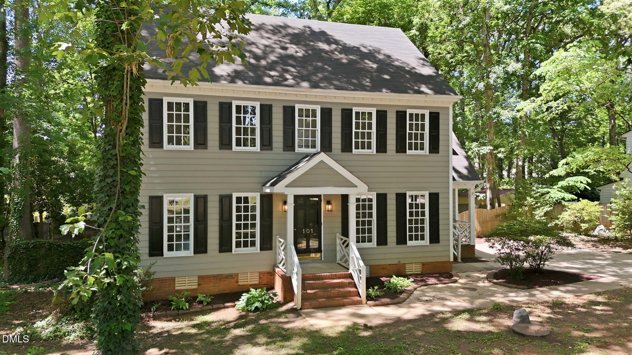 101 Ridgepath Way Property Photo 1