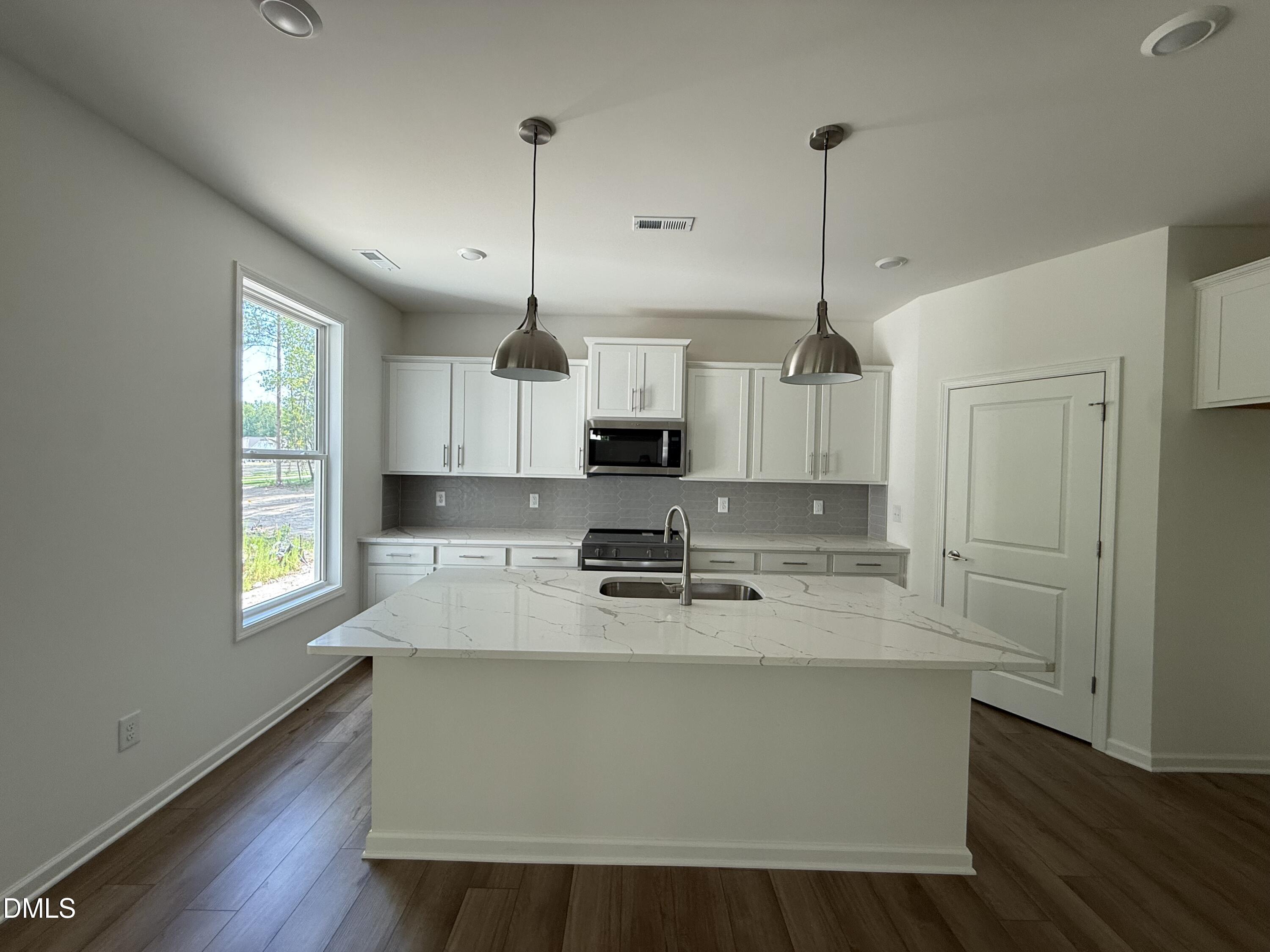 10416 Hamish Drive Property Photo 2