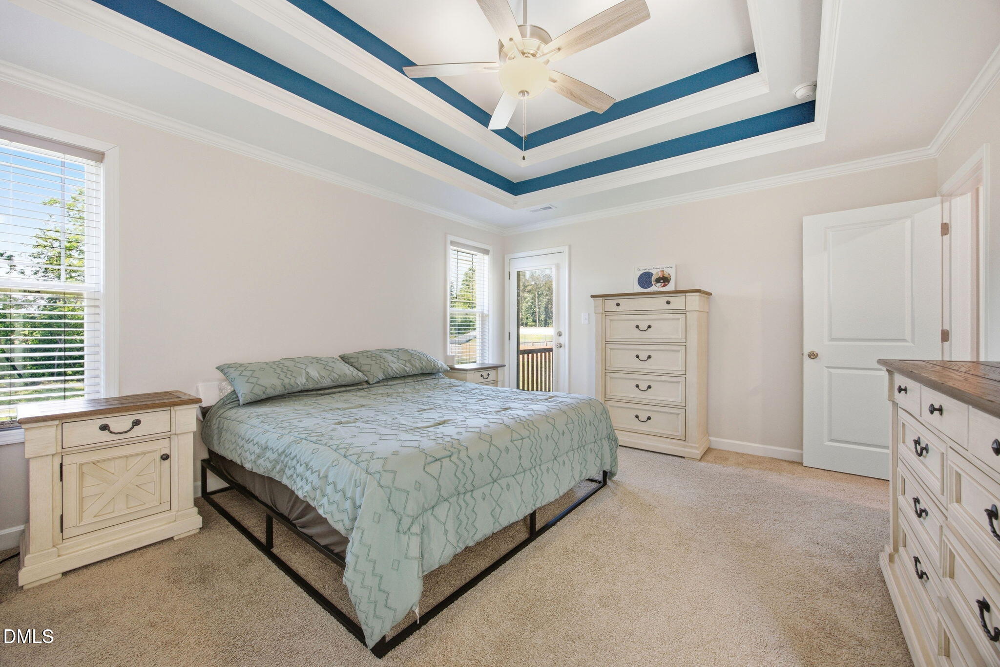 49 Golden View Place Property Photo 5