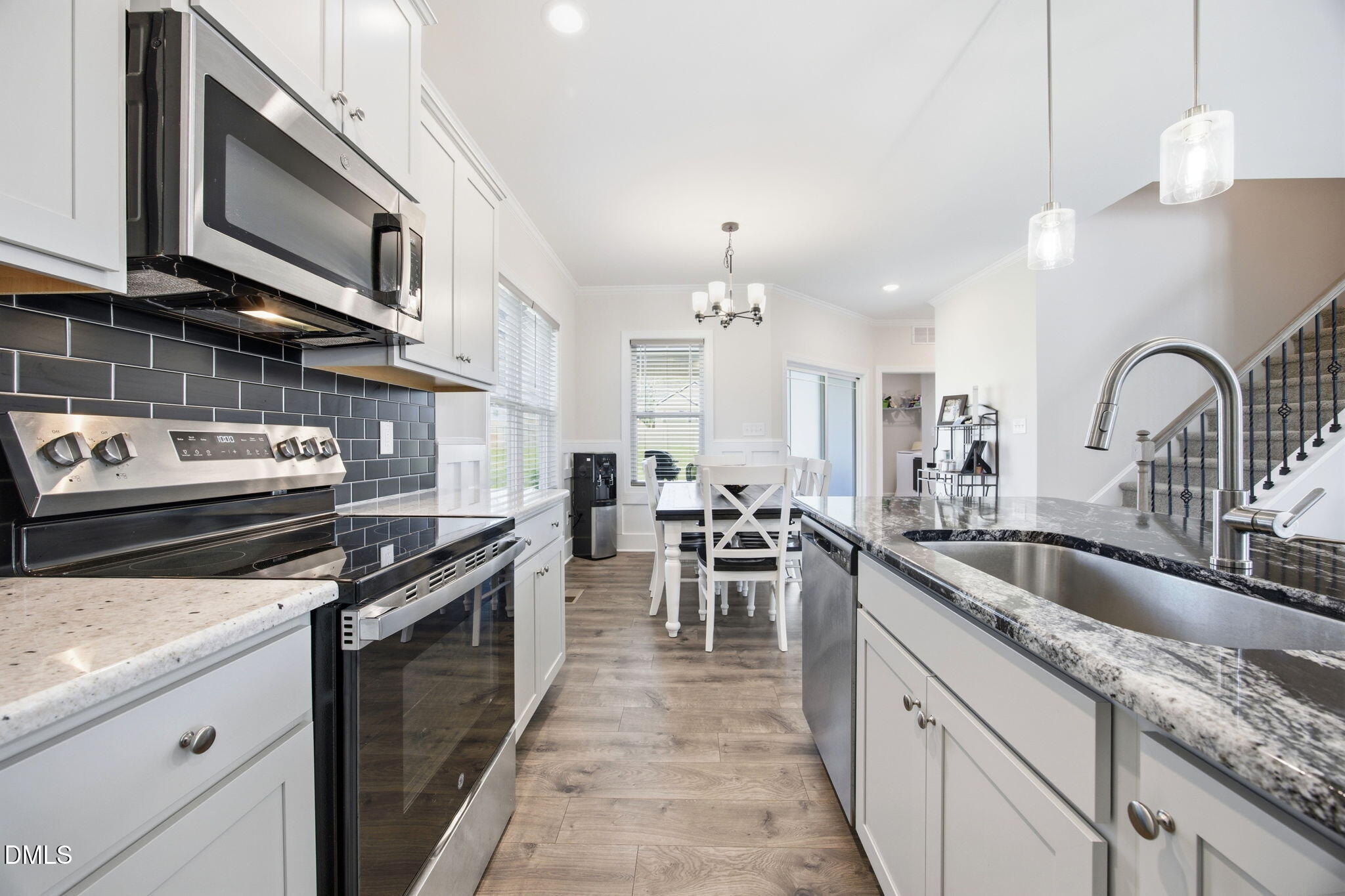 49 Golden View Place Property Photo 14